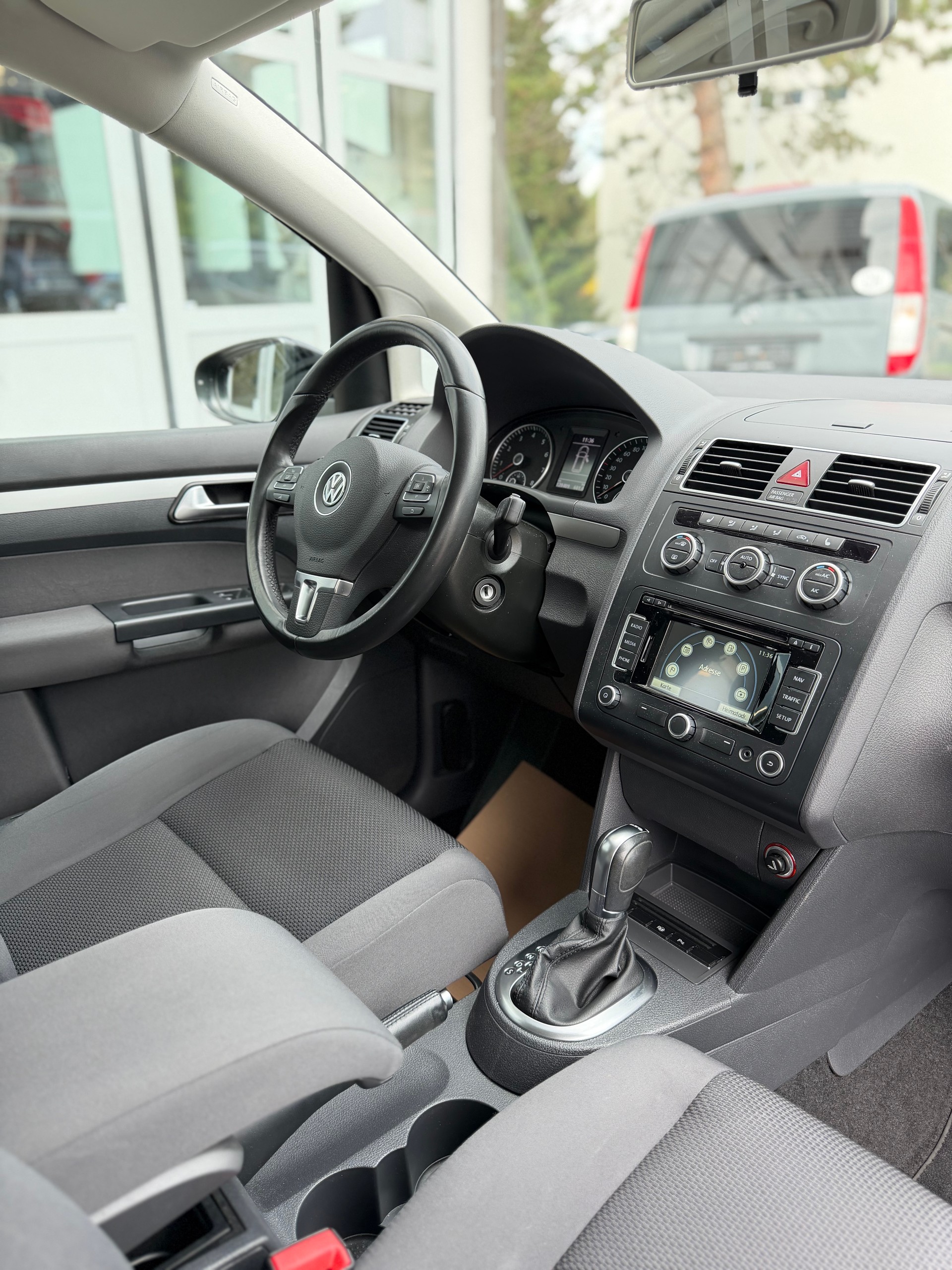 VW Touran 1.4 TSI Comfortline DSG-image-4