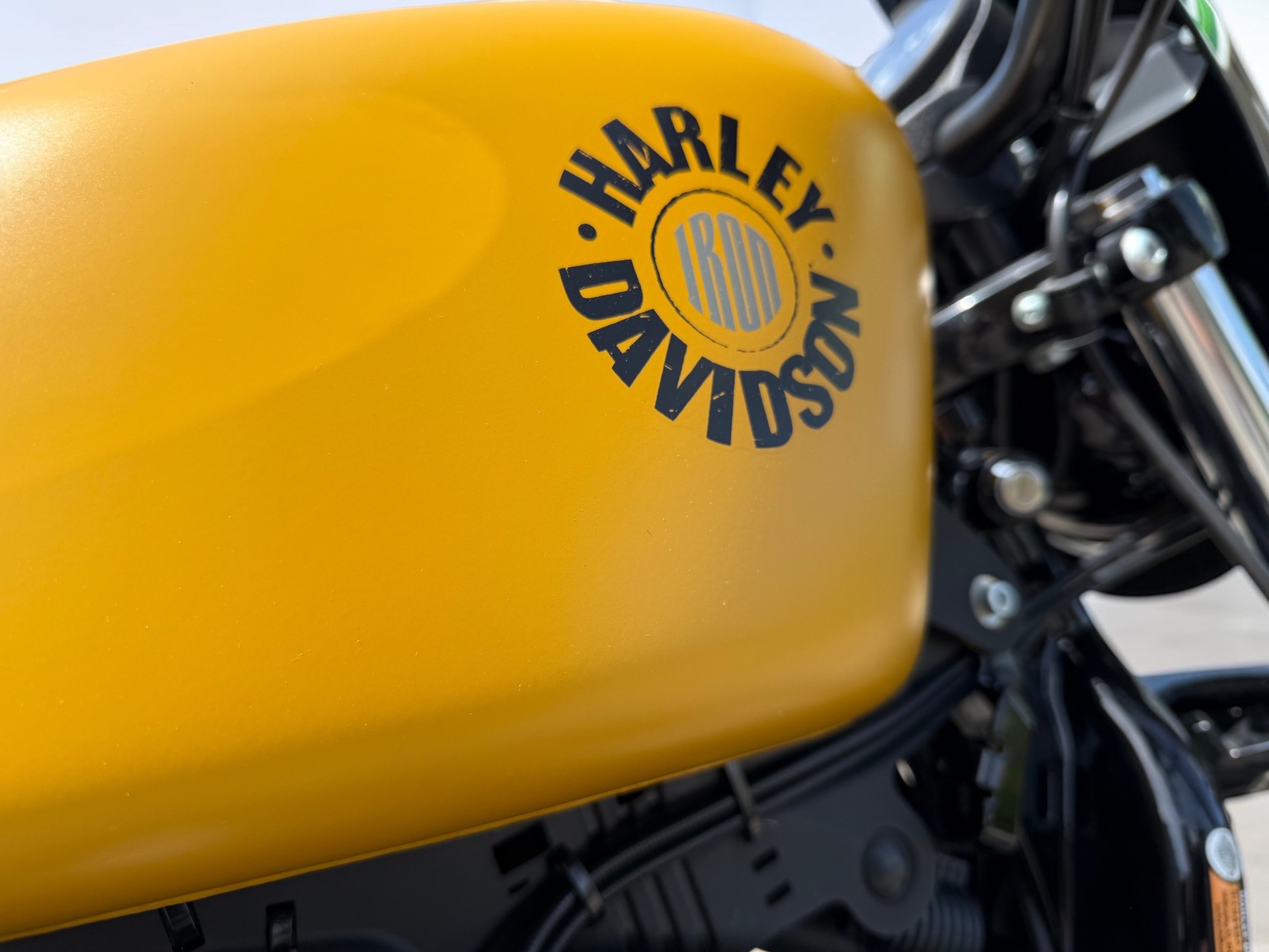 HARLEY-DAVIDSON XL 883 N Sportster Iron ABS-image-5