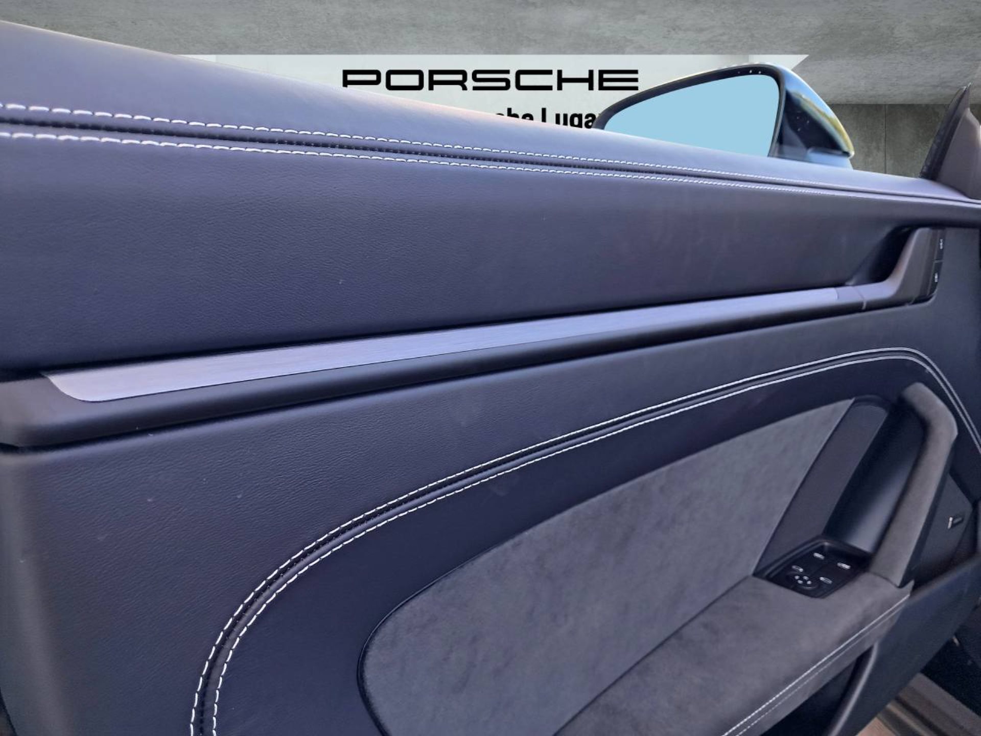PORSCHE 911 GT3-image-29