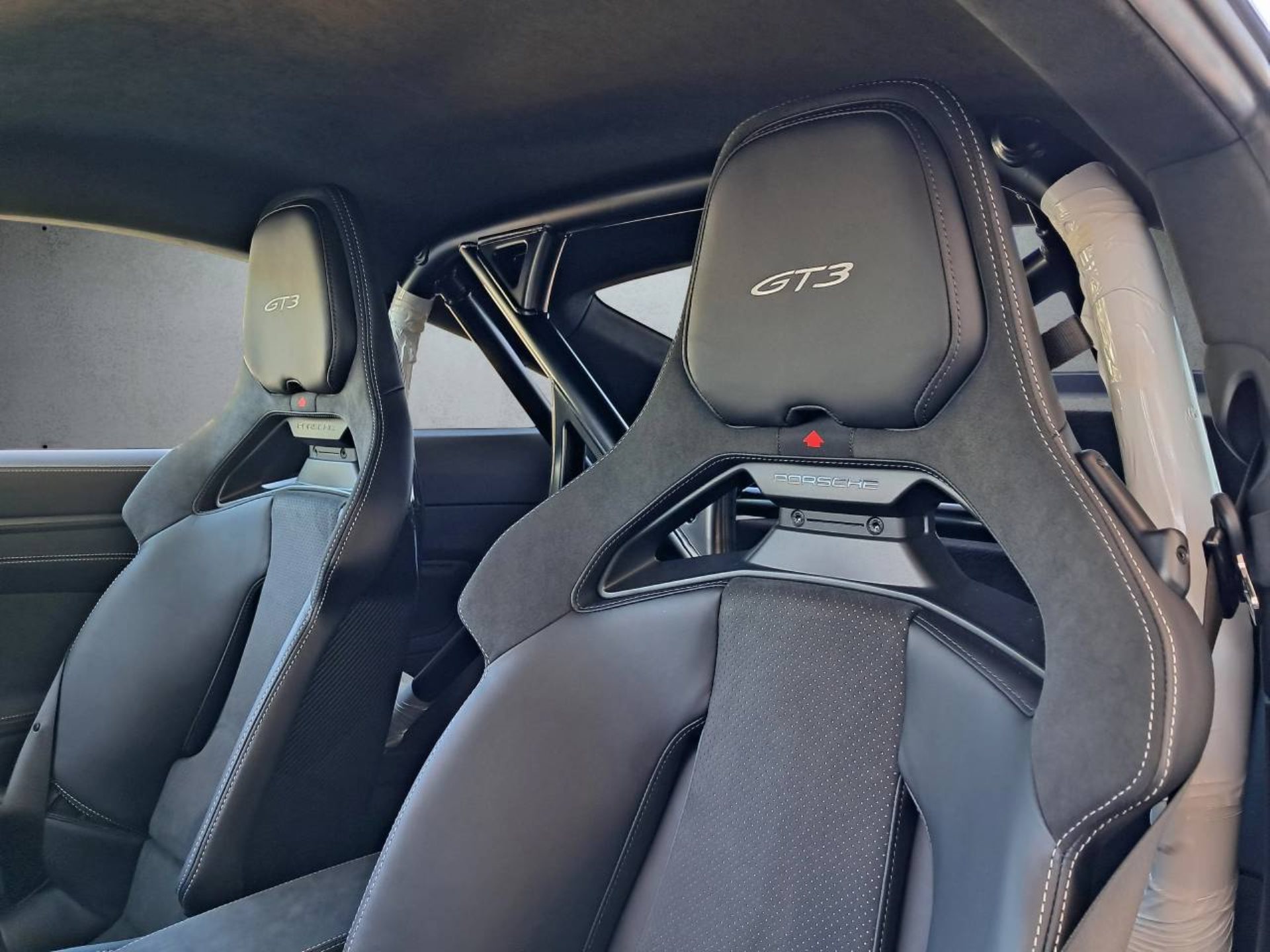PORSCHE 911 GT3-image-17