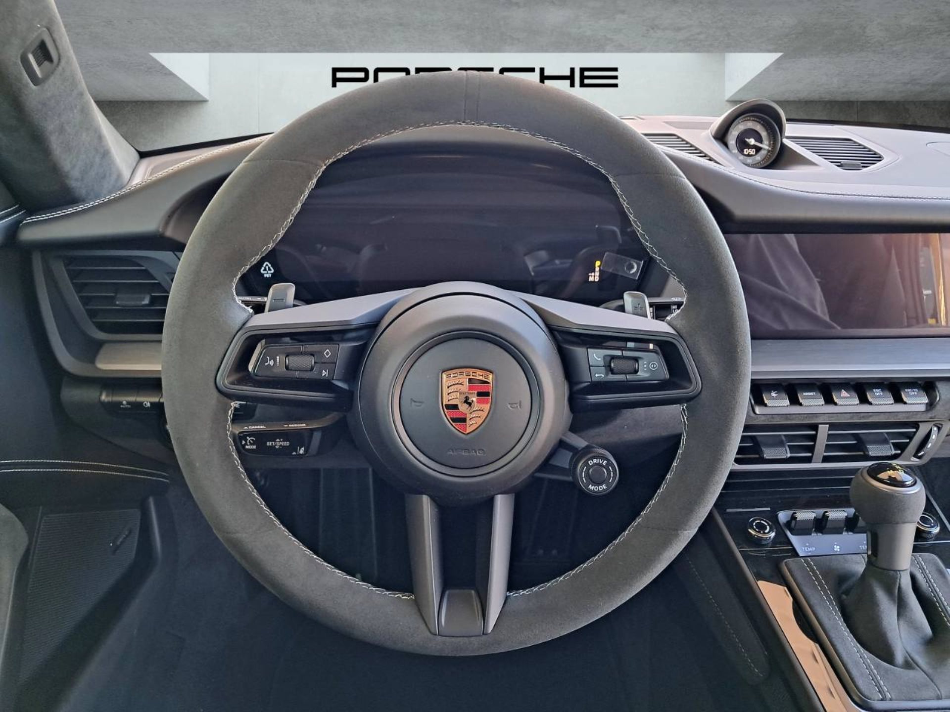PORSCHE 911 GT3-image-12