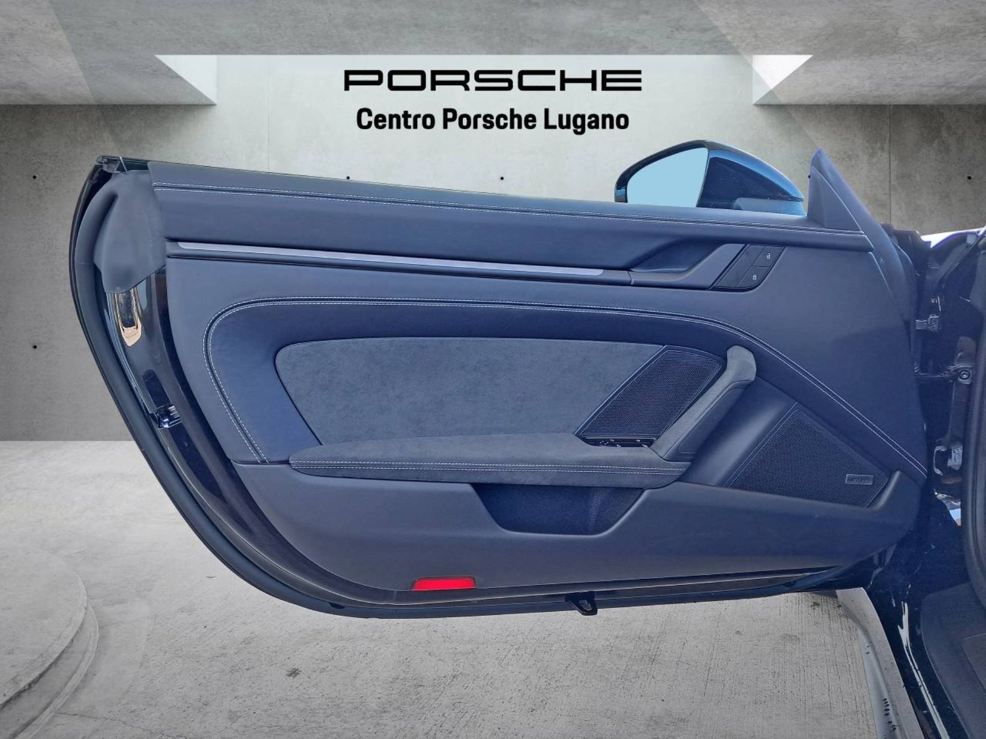 PORSCHE 911 GT3-image-24