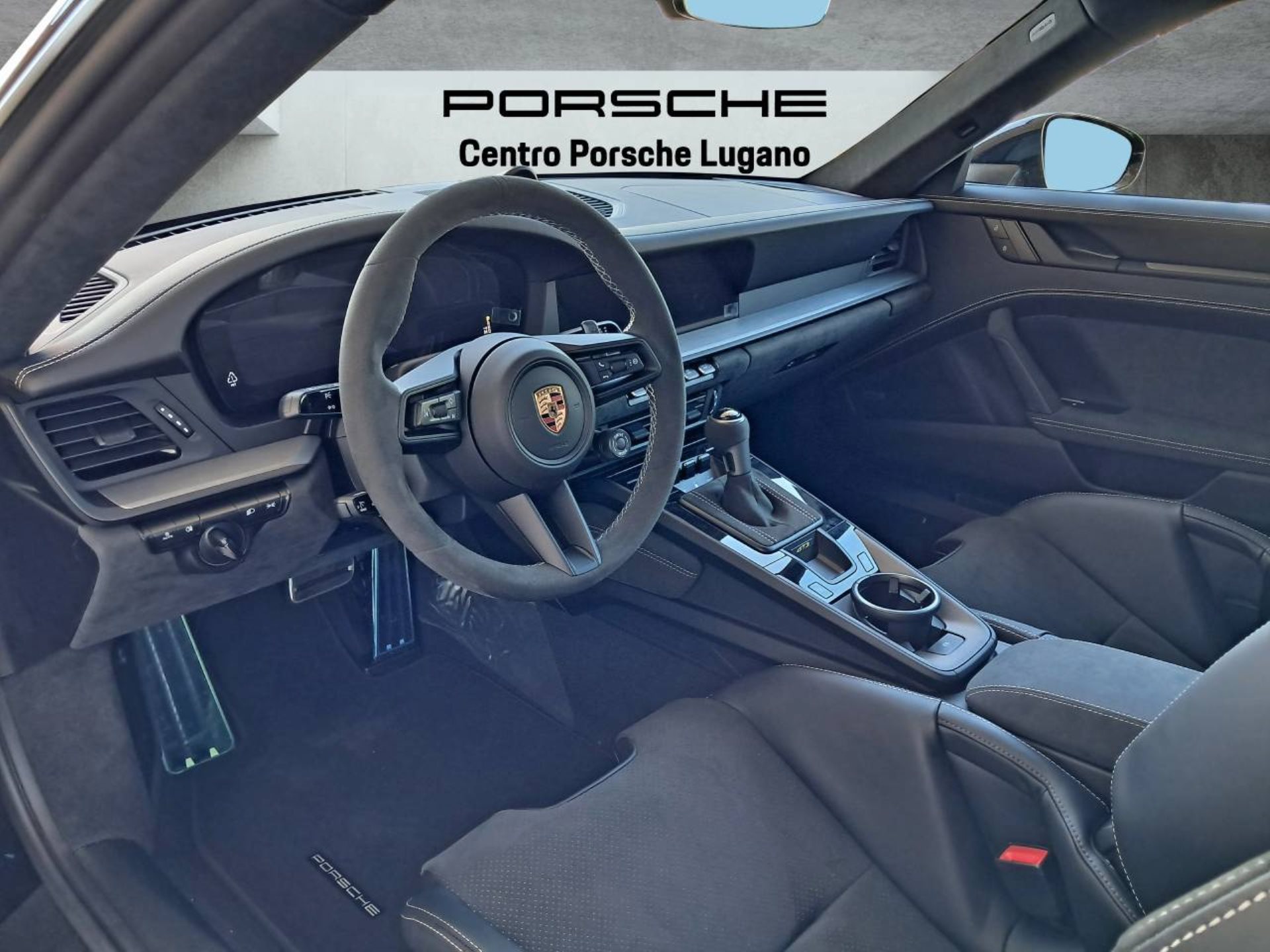 PORSCHE 911 GT3-image-15