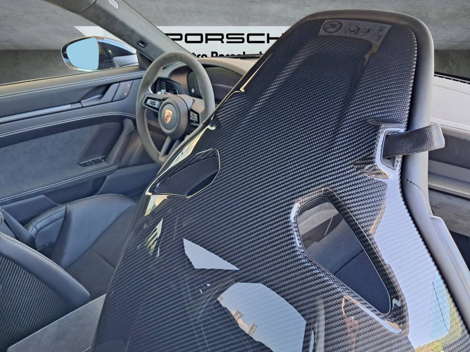 PORSCHE 911 GT3-image-18