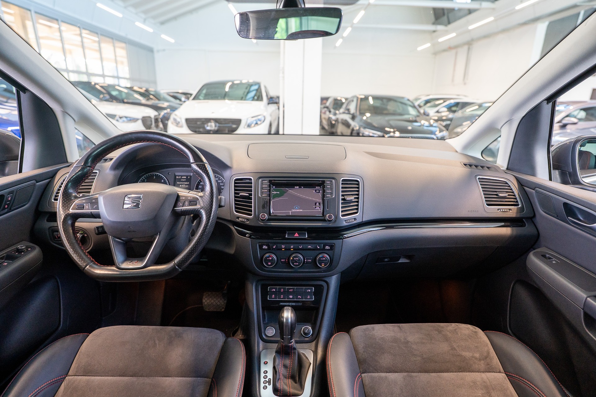 SEAT Alhambra 2.0 TDI 150 Hola FR-Lina DSG / 7 Sitze / EL. Schiebetüren-image-16