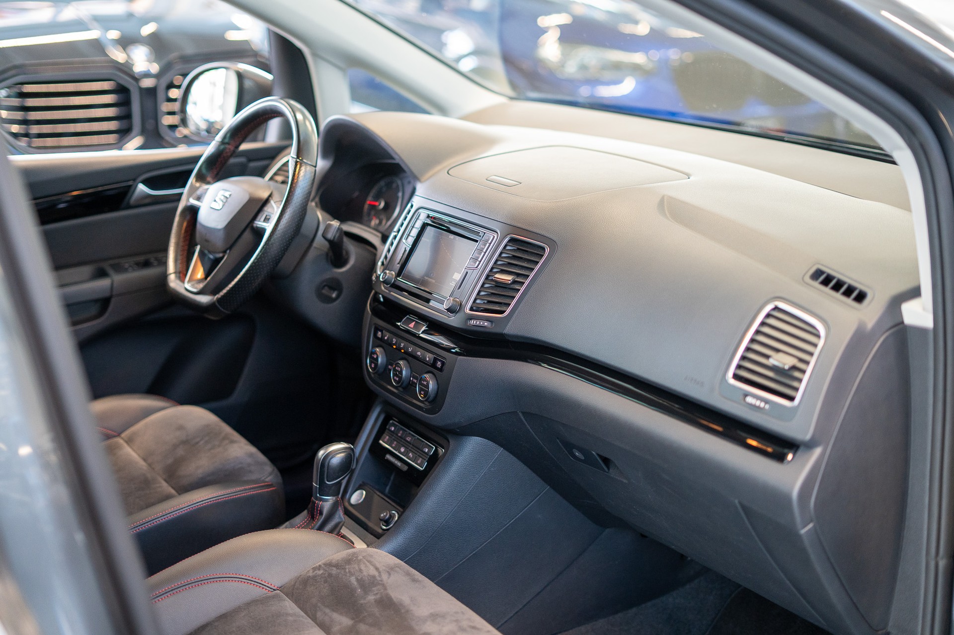 SEAT Alhambra 2.0 TDI 150 Hola FR-Lina DSG / 7 Sitze / EL. Schiebetüren-image-15