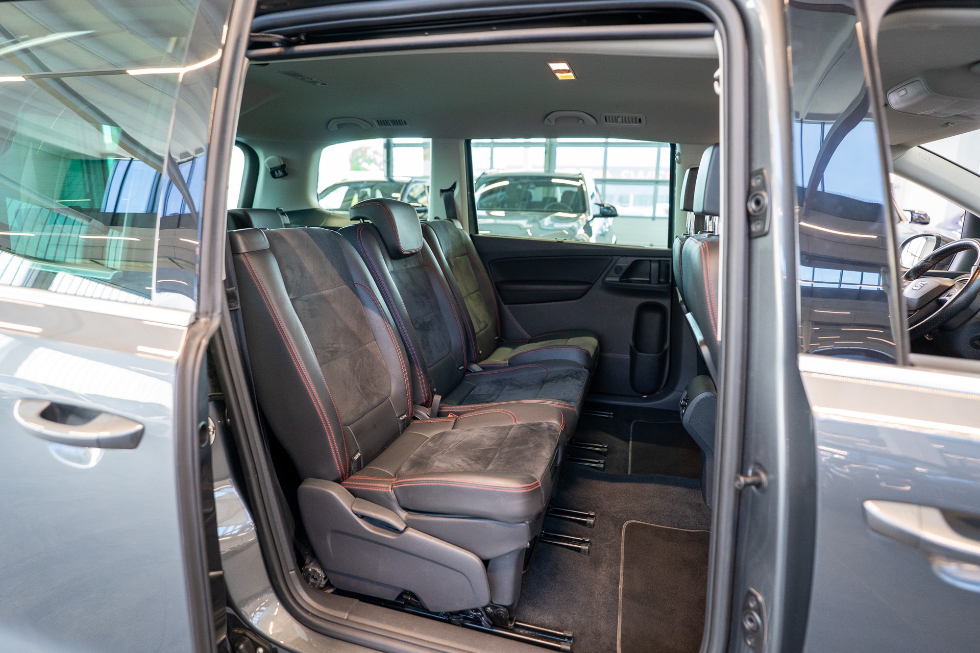 SEAT Alhambra 2.0 TDI 150 Hola FR-Lina DSG / 7 Sitze / EL. Schiebetüren-image-13