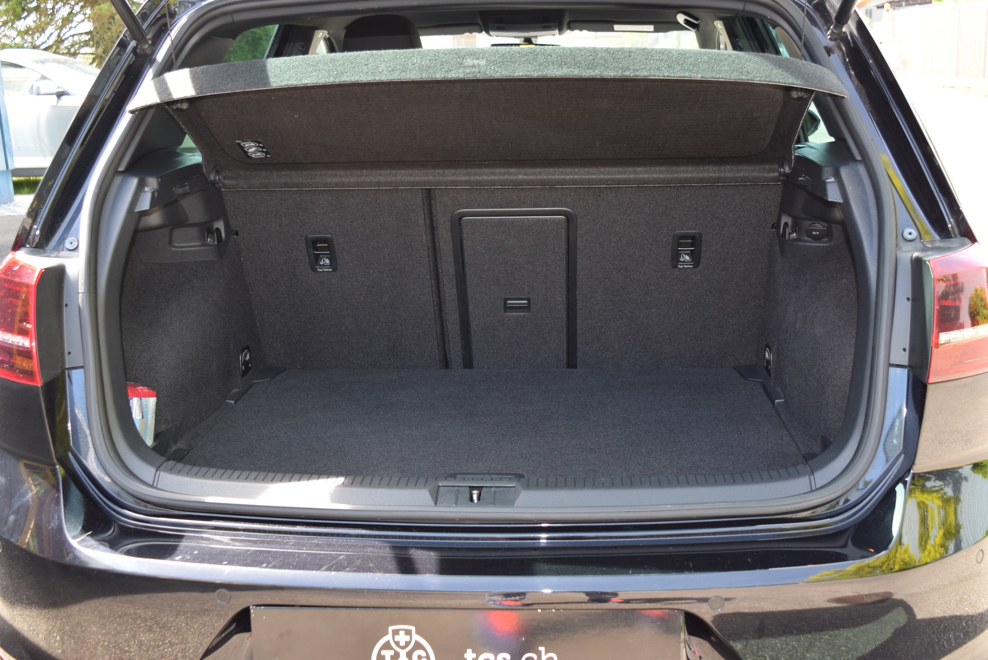 VW Golf 2.0 TSI R 4Motion DSG-image-14