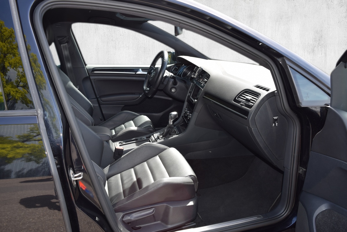 VW Golf 2.0 TSI R 4Motion DSG-image-11