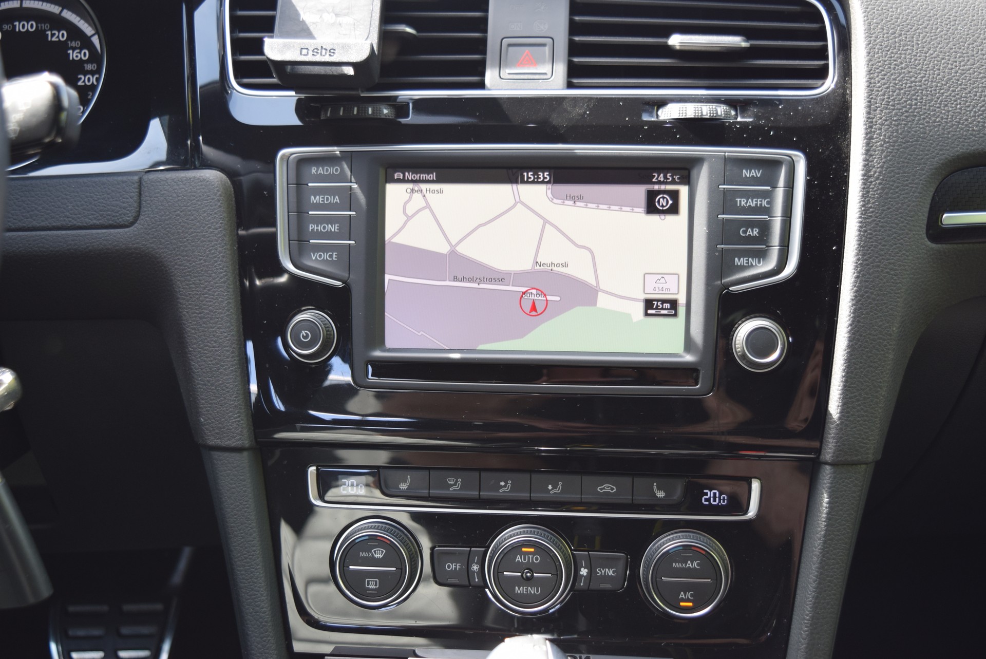 VW Golf 2.0 TSI R 4Motion DSG-image-13