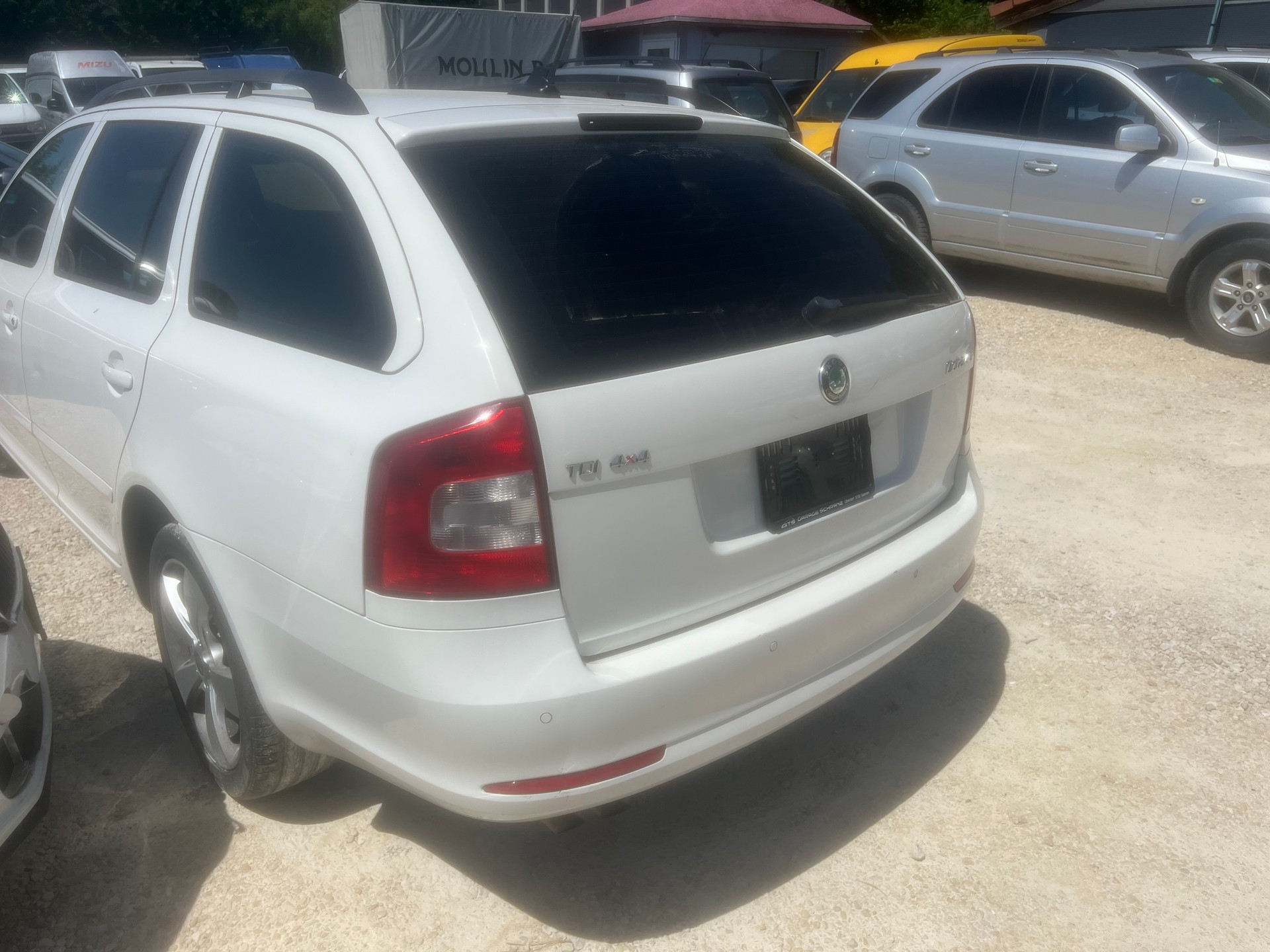 SKODA Octavia Combi 2.0 TDI Swiss Adventure 4x4-image-6