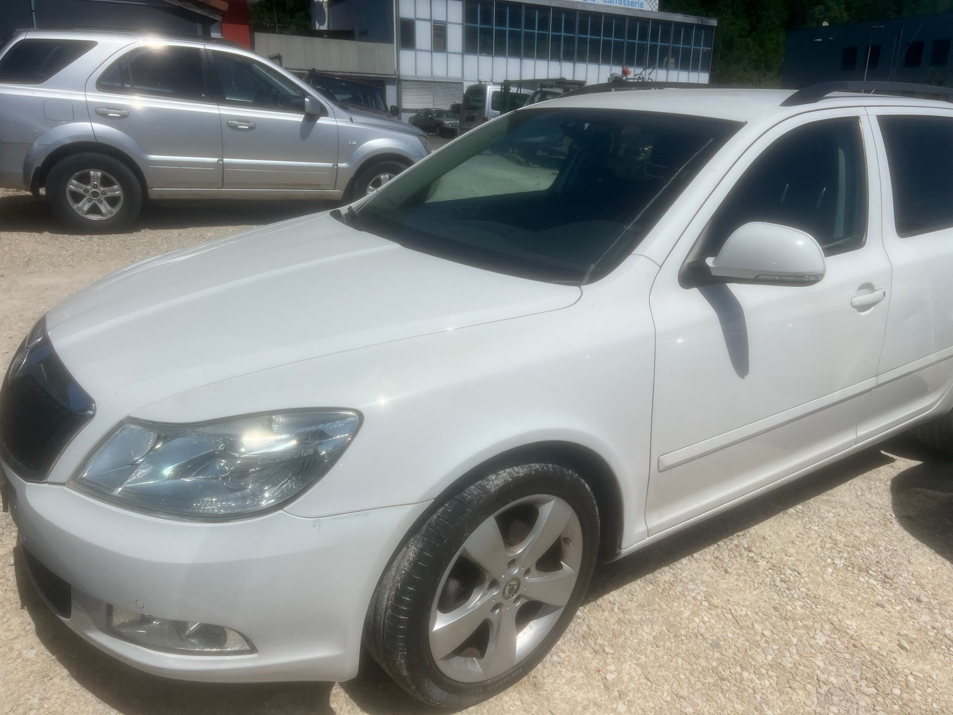 SKODA Octavia Combi 2.0 TDI Swiss Adventure 4x4-image-4