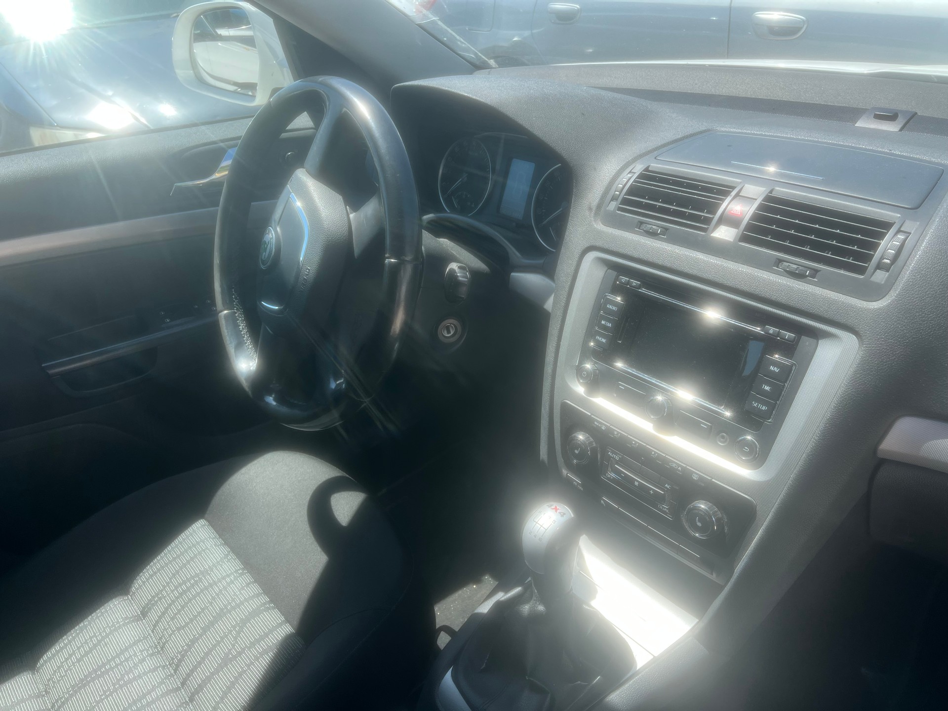 SKODA Octavia Combi 2.0 TDI Swiss Adventure 4x4-image-8