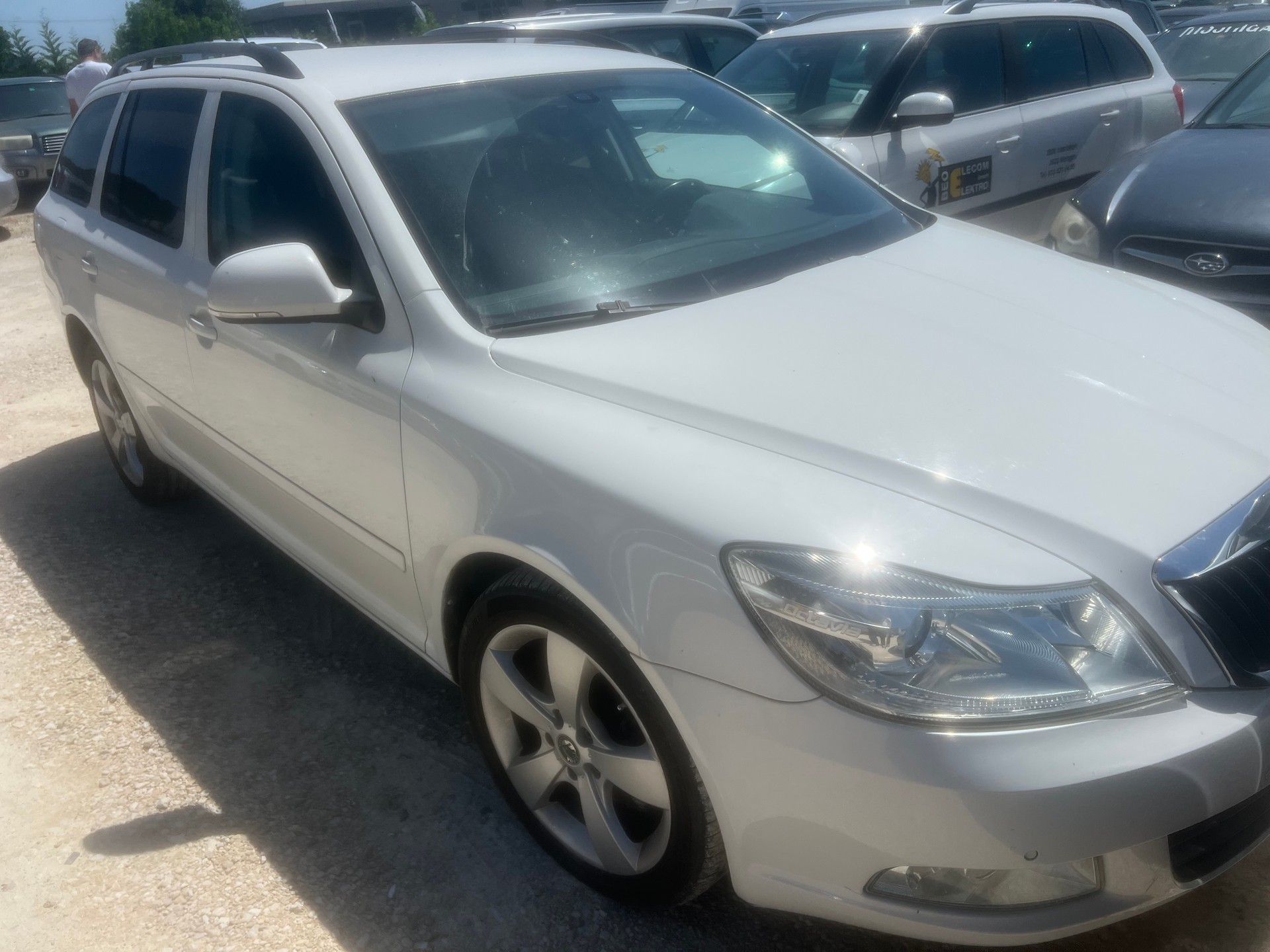 SKODA Octavia Combi 2.0 TDI Swiss Adventure 4x4-image-5
