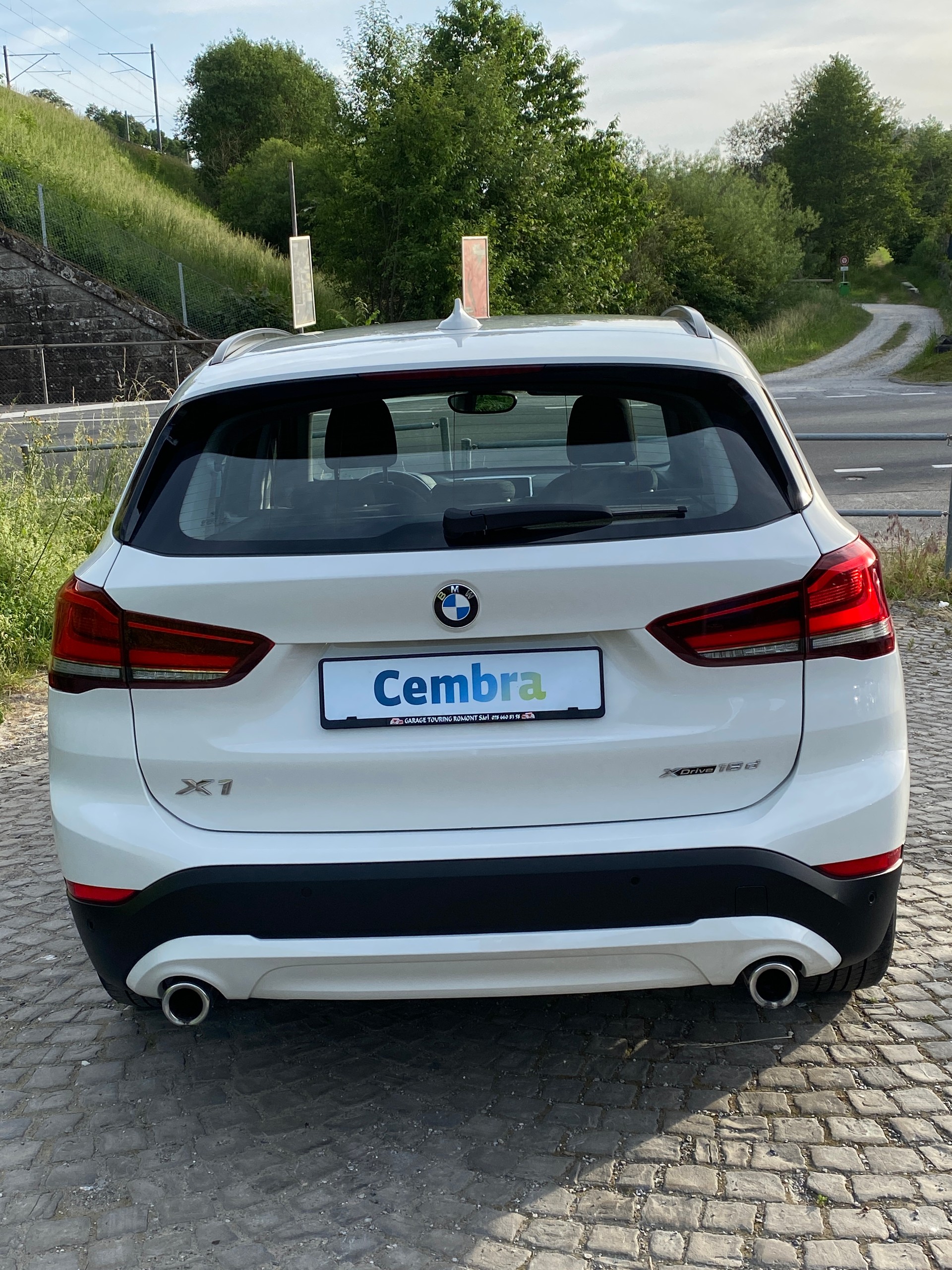 BMW X1 xDrive 18d Steptronic-showroom-element-2