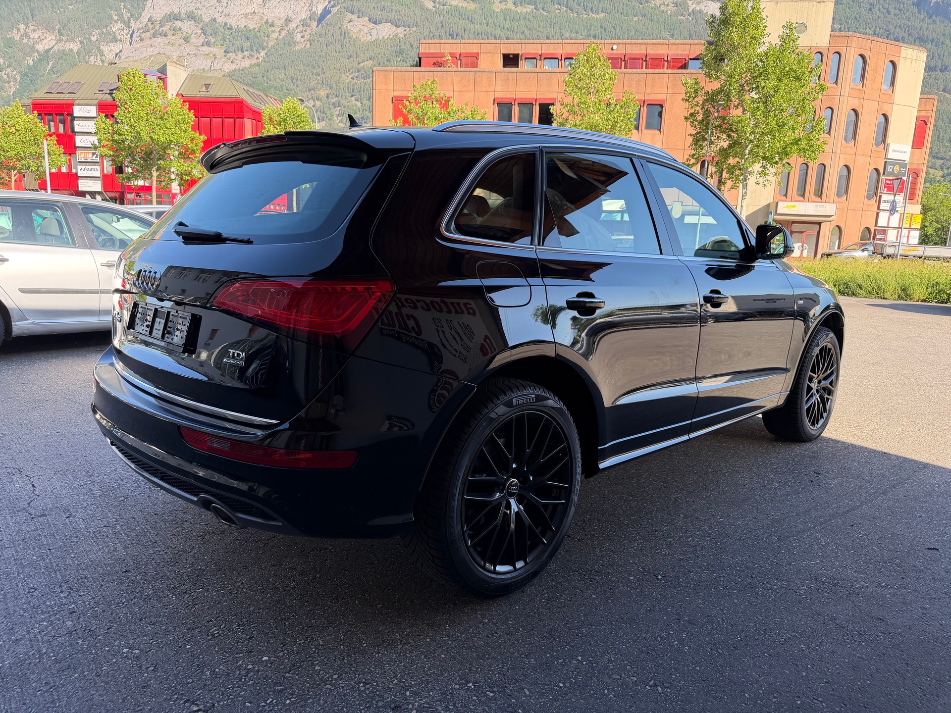 AUDI Q5 3.0 TDI clean quattro S-tronic-showroom-element-3