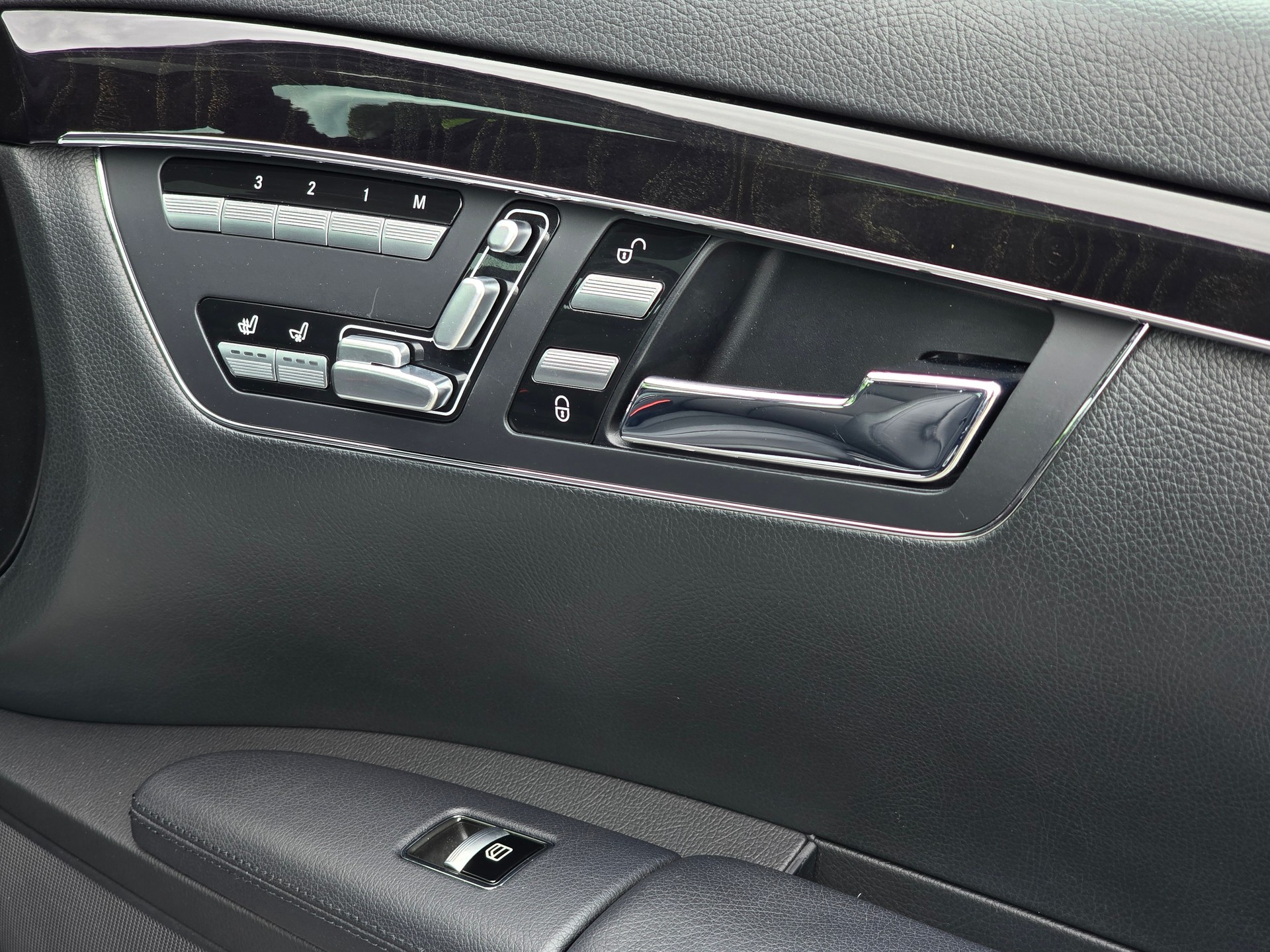 MERCEDES-BENZ S 350 BlueEfficiency SS 4Matic 7G-Tronic-image-27