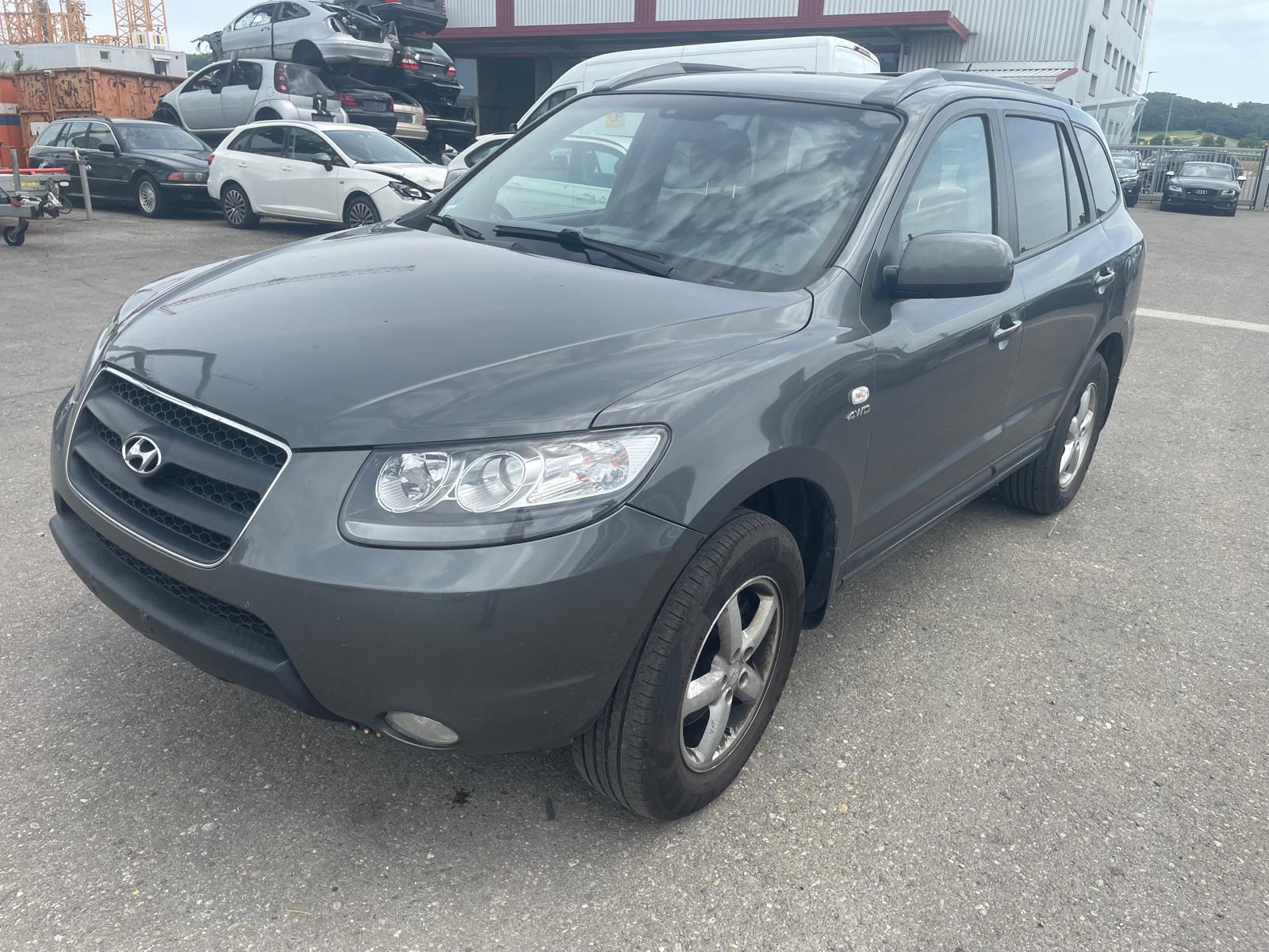 HYUNDAI Santa Fe 2.2 CRDi Premium 4WD Automatic-image-5