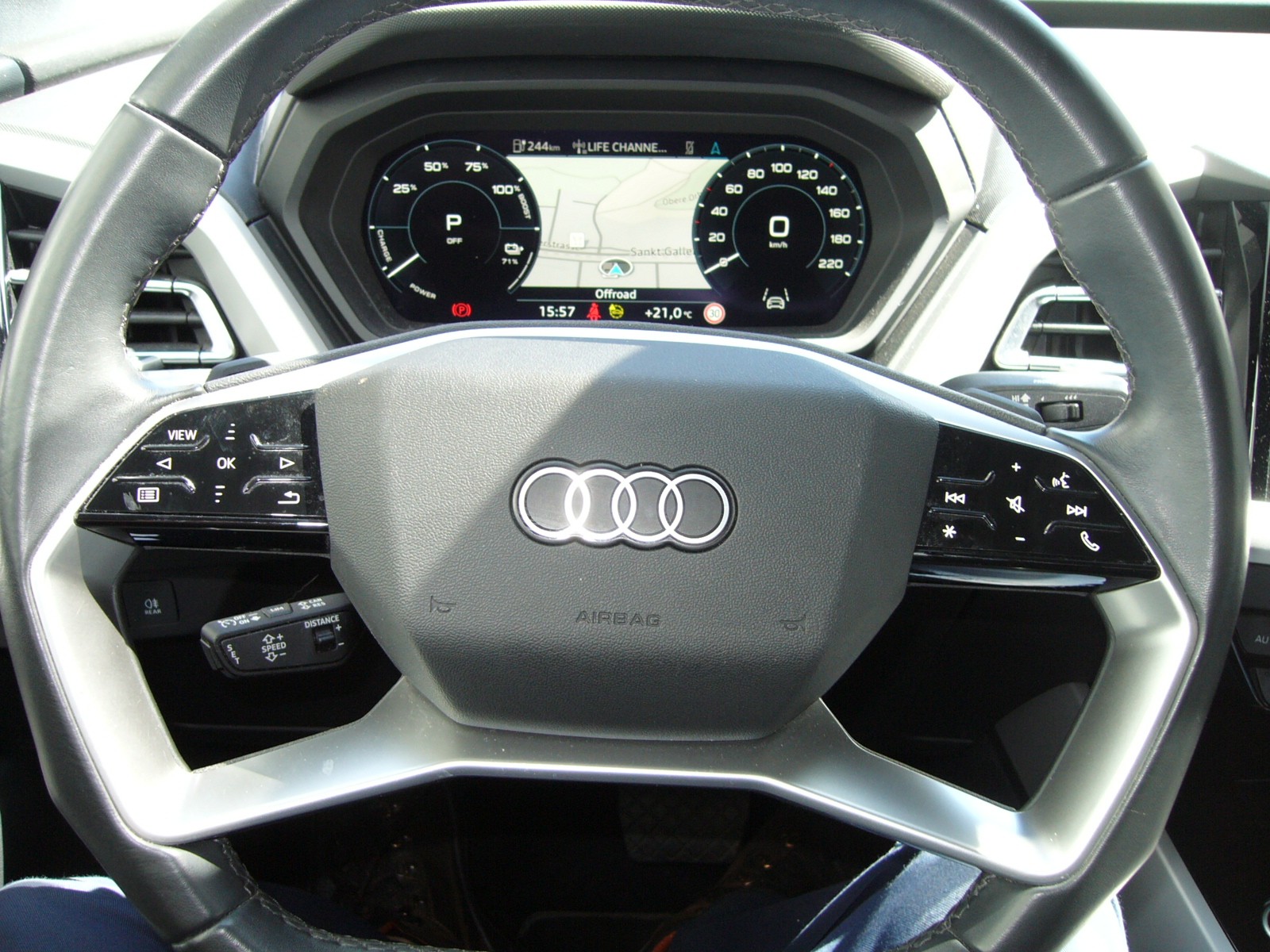 AUDI Q4 e-tron 50 quattro 299 PS-image-12