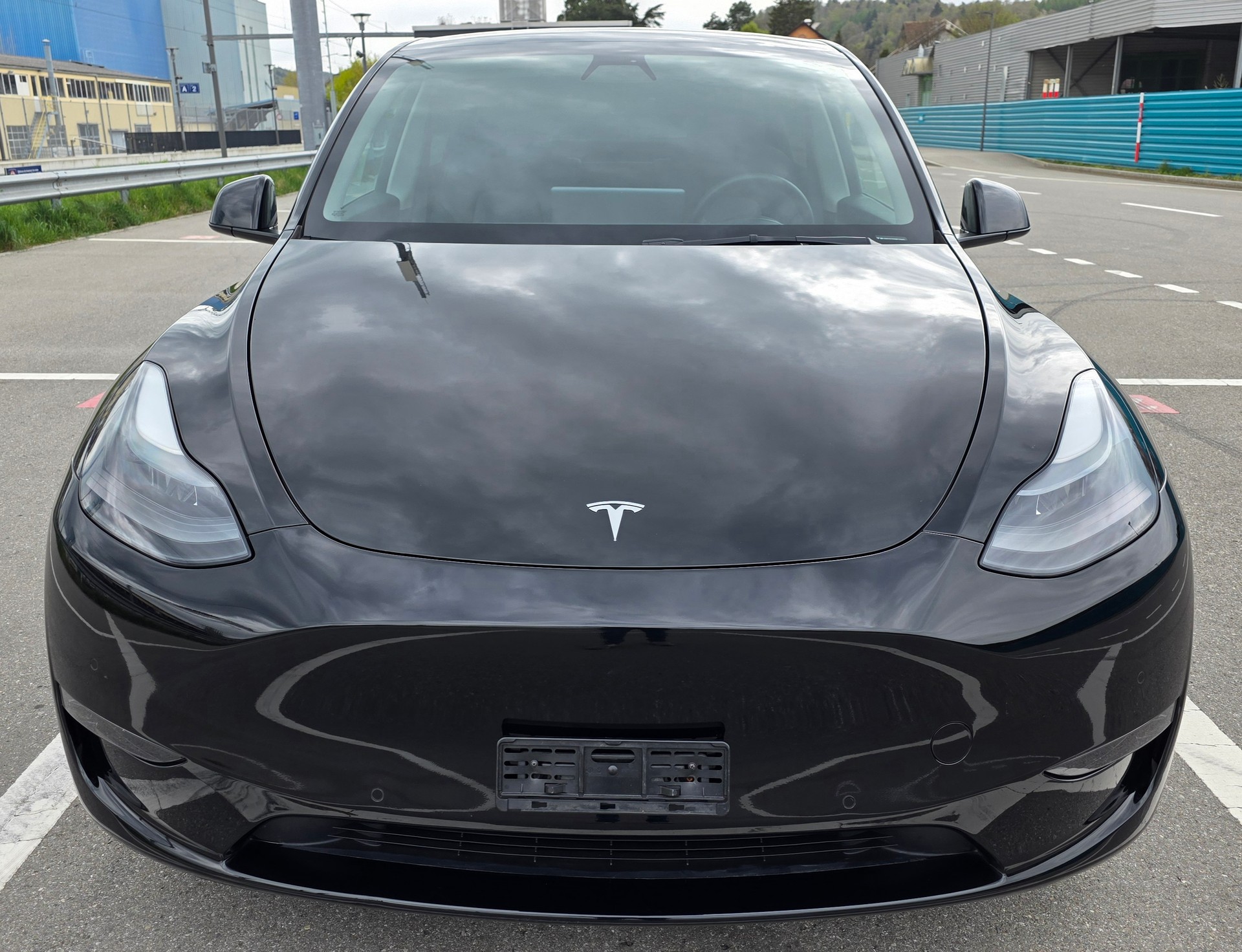 TESLA Model Y Long Range-image-0