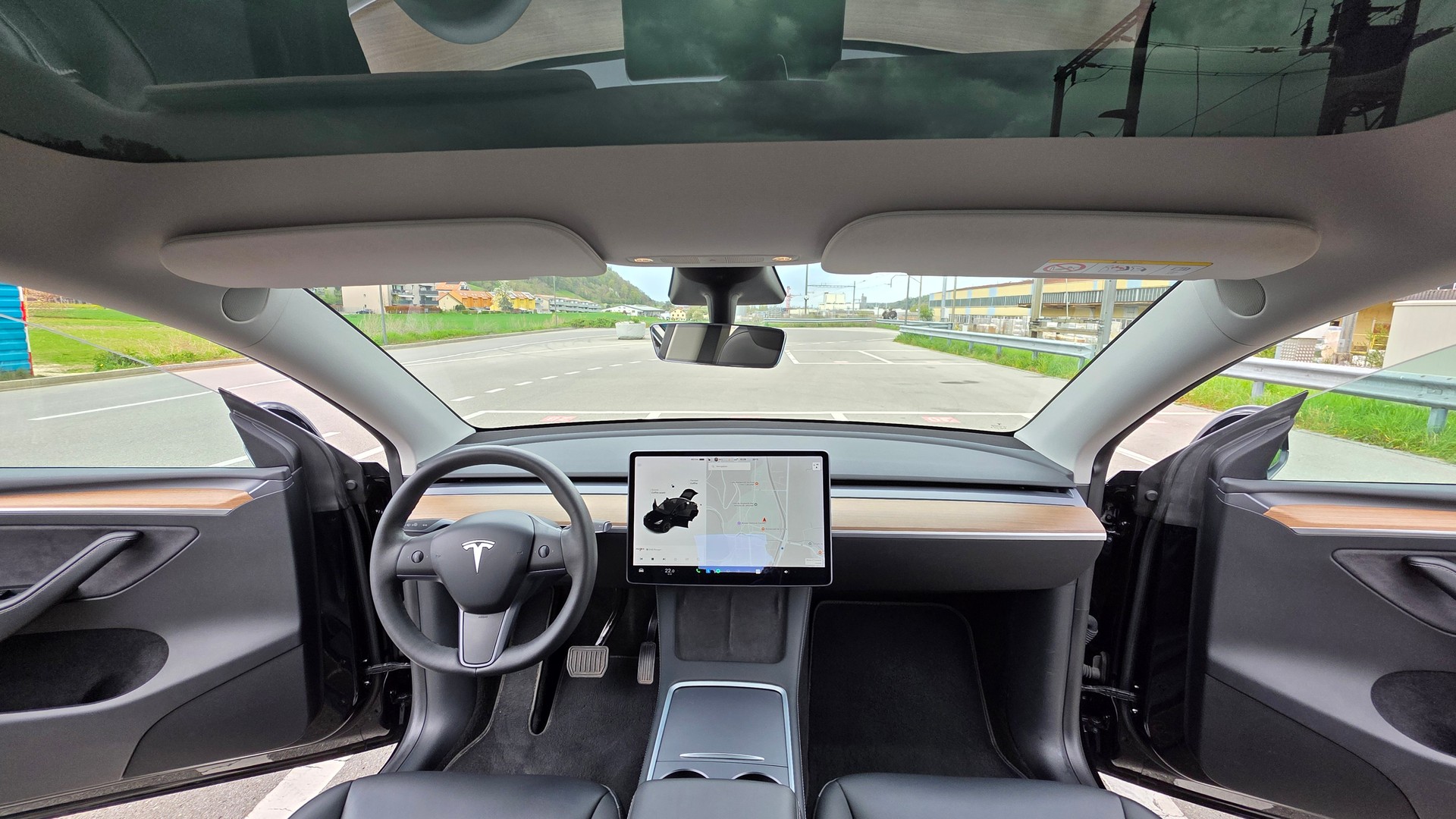 TESLA Model Y Long Range-image-9