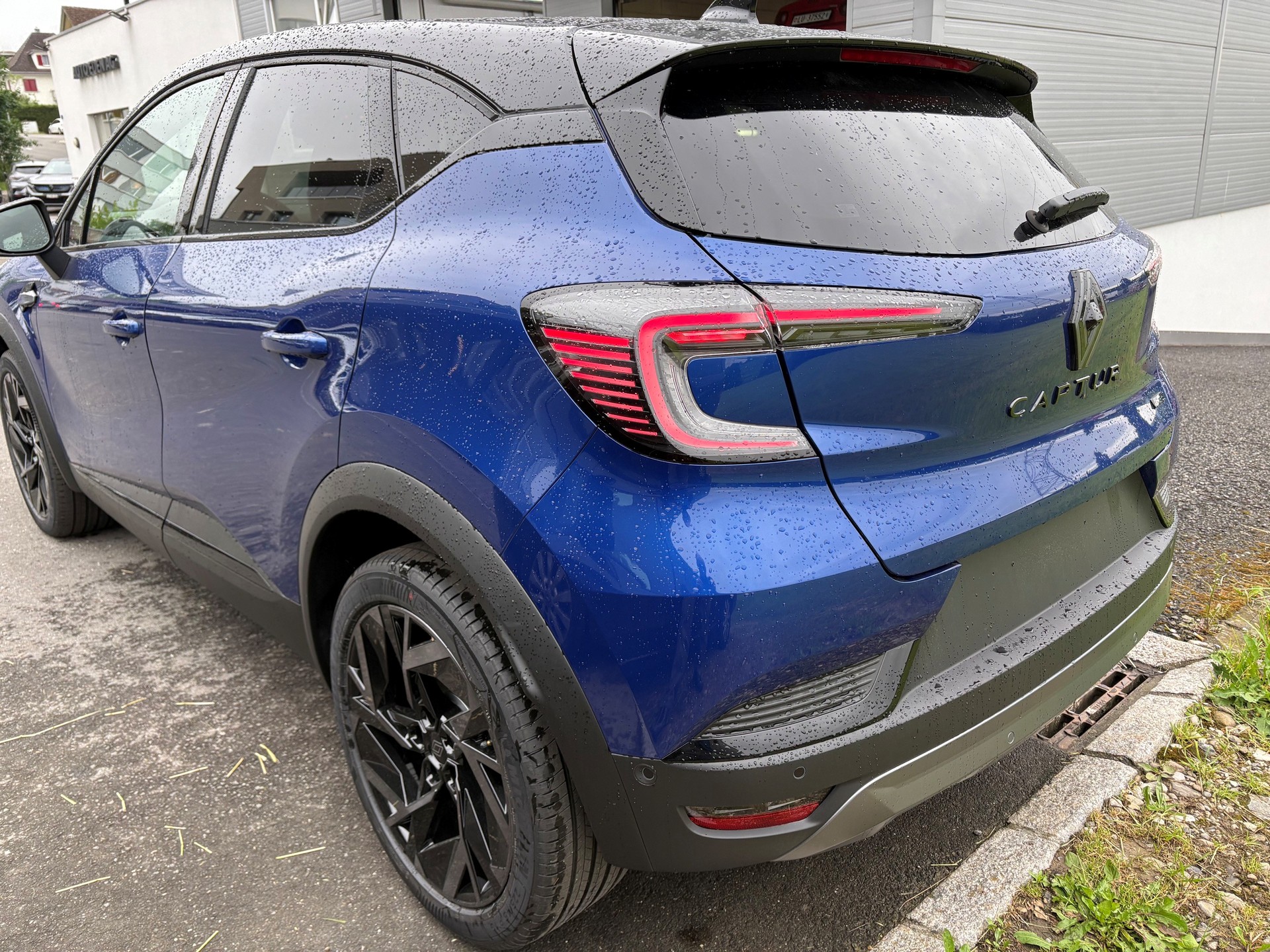 RENAULT Captur 1.8 E-Tech 160 Esprit Alpine DHT-image-2
