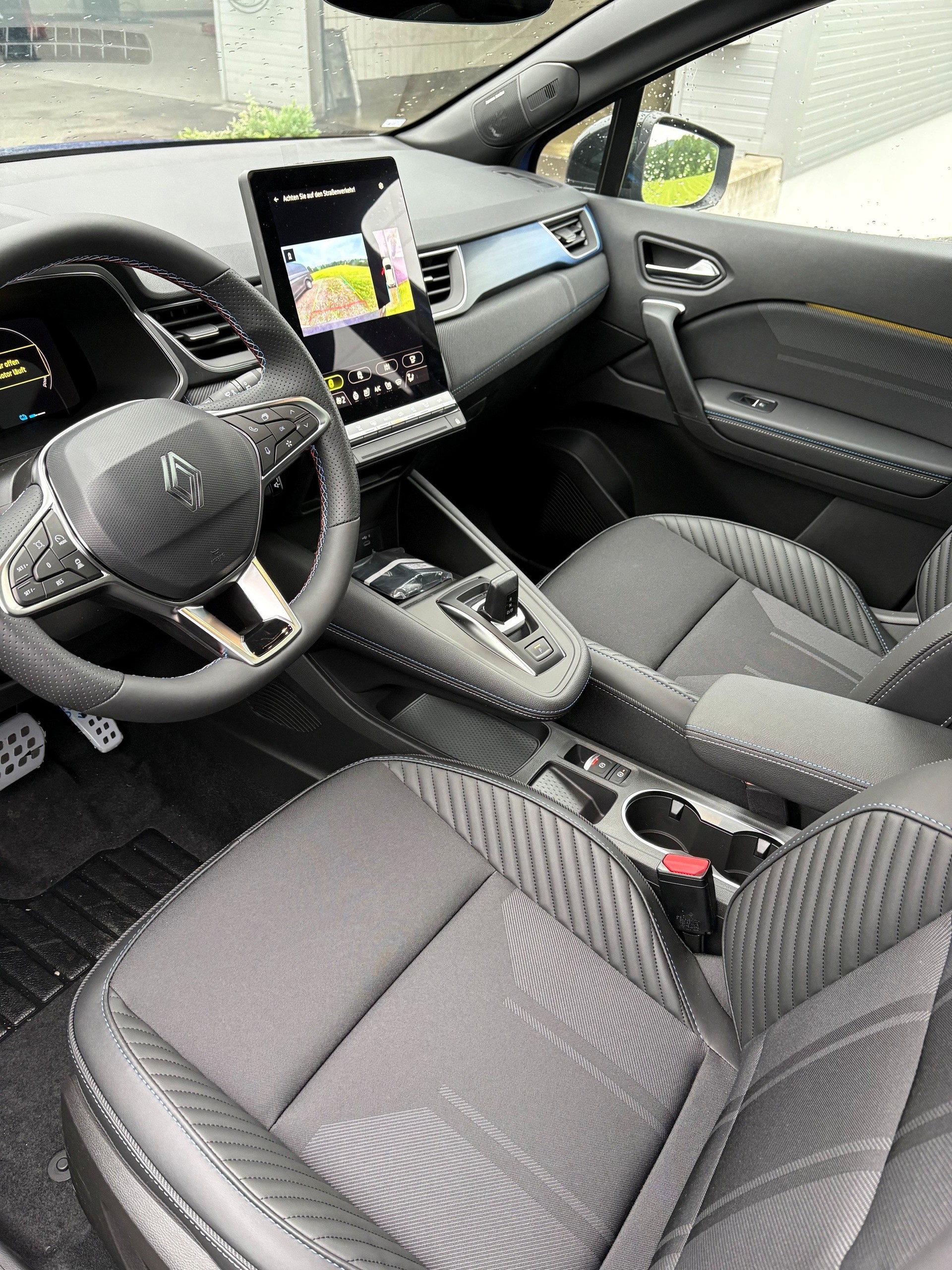 RENAULT Captur 1.8 E-Tech 160 Esprit Alpine DHT-image-4