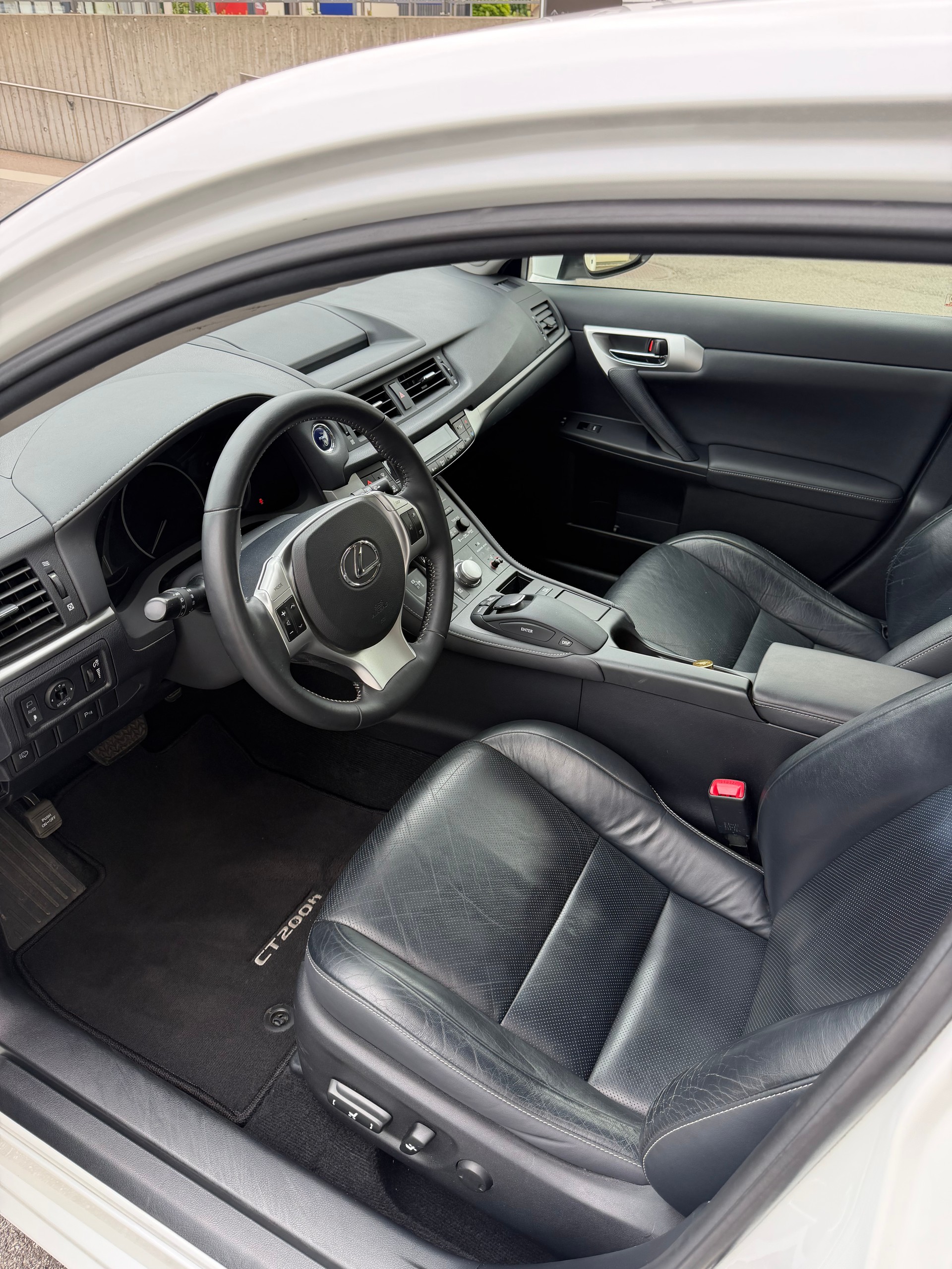 LEXUS CT 200h 1.8 Excellence CVT-image-5