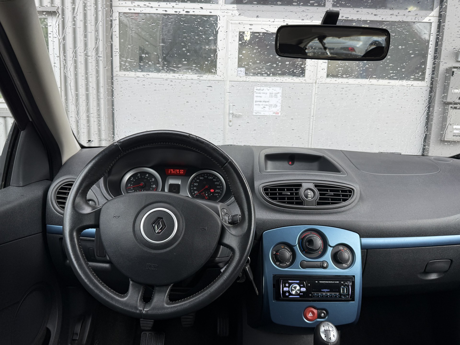 RENAULT Clio 1.2 16V Expression-image-10