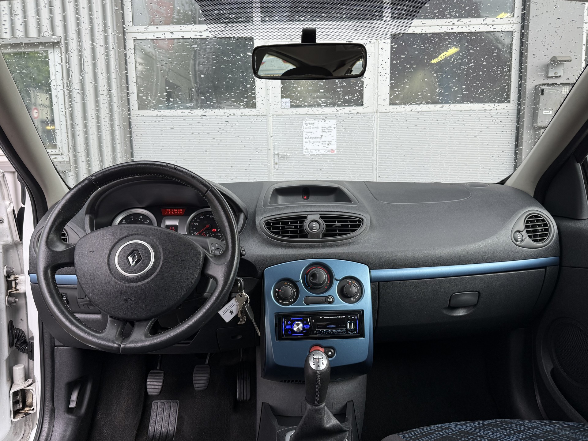 RENAULT Clio 1.2 16V Expression-image-9
