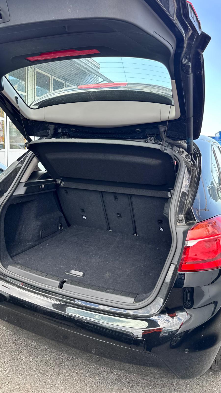 BMW 225xe iPerformance Active Tourer Steptronic-image-13