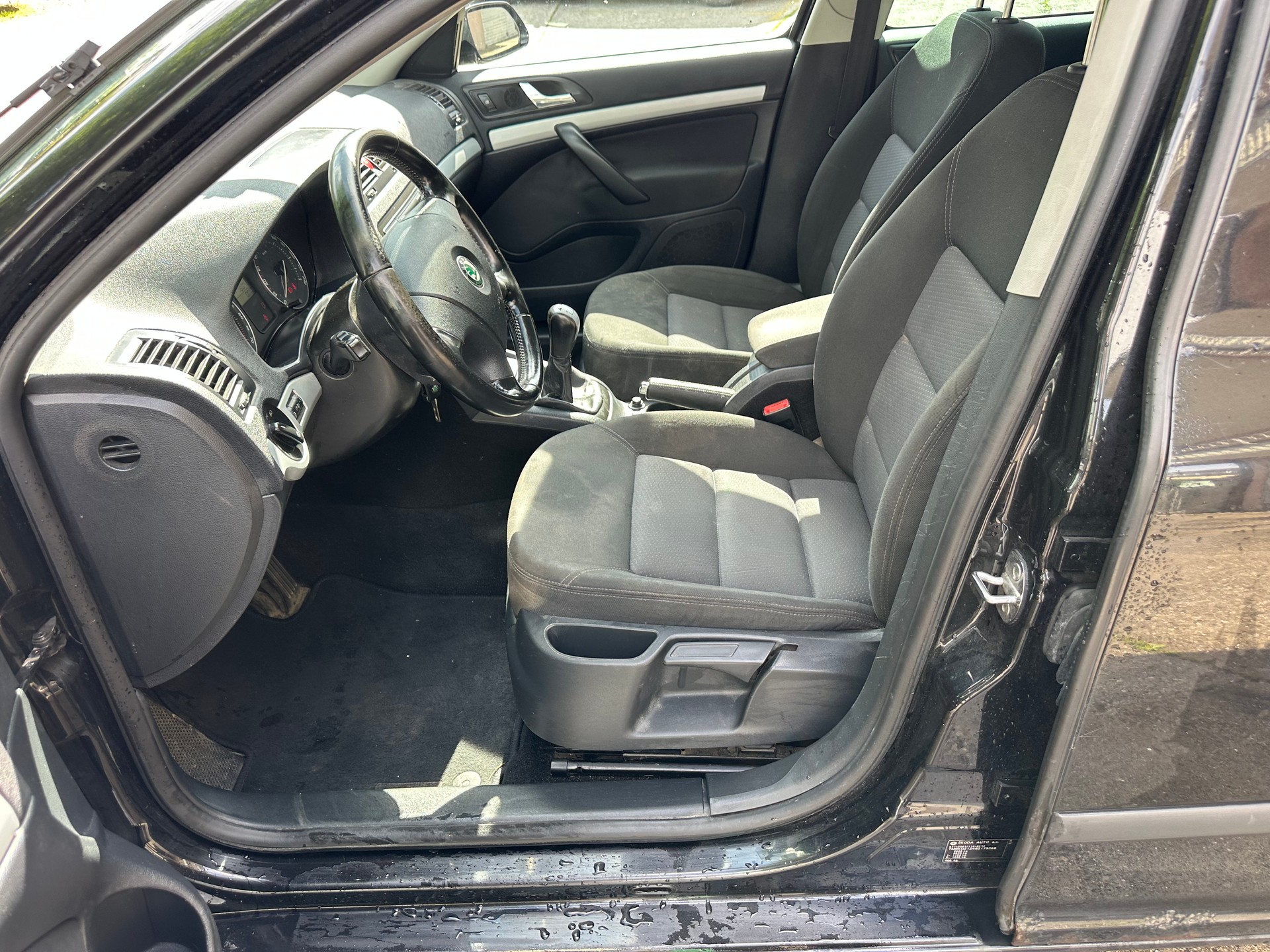 SKODA Octavia 2.0 FSI Adventure 4x4-image-10