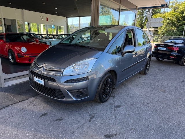 CITROEN C4 Picasso 1.6i 16V Attraction-image-1