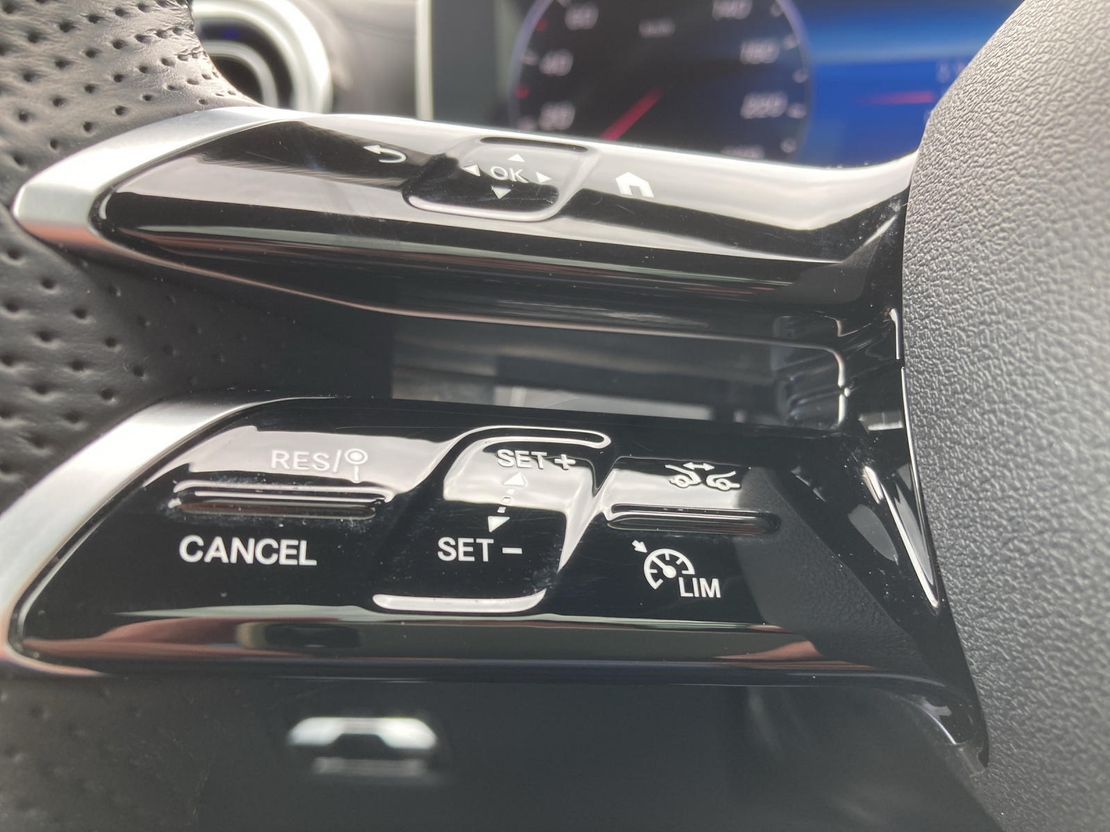 AUDI A1 Sportback 30 TFSI S Line S-tronic-image-15