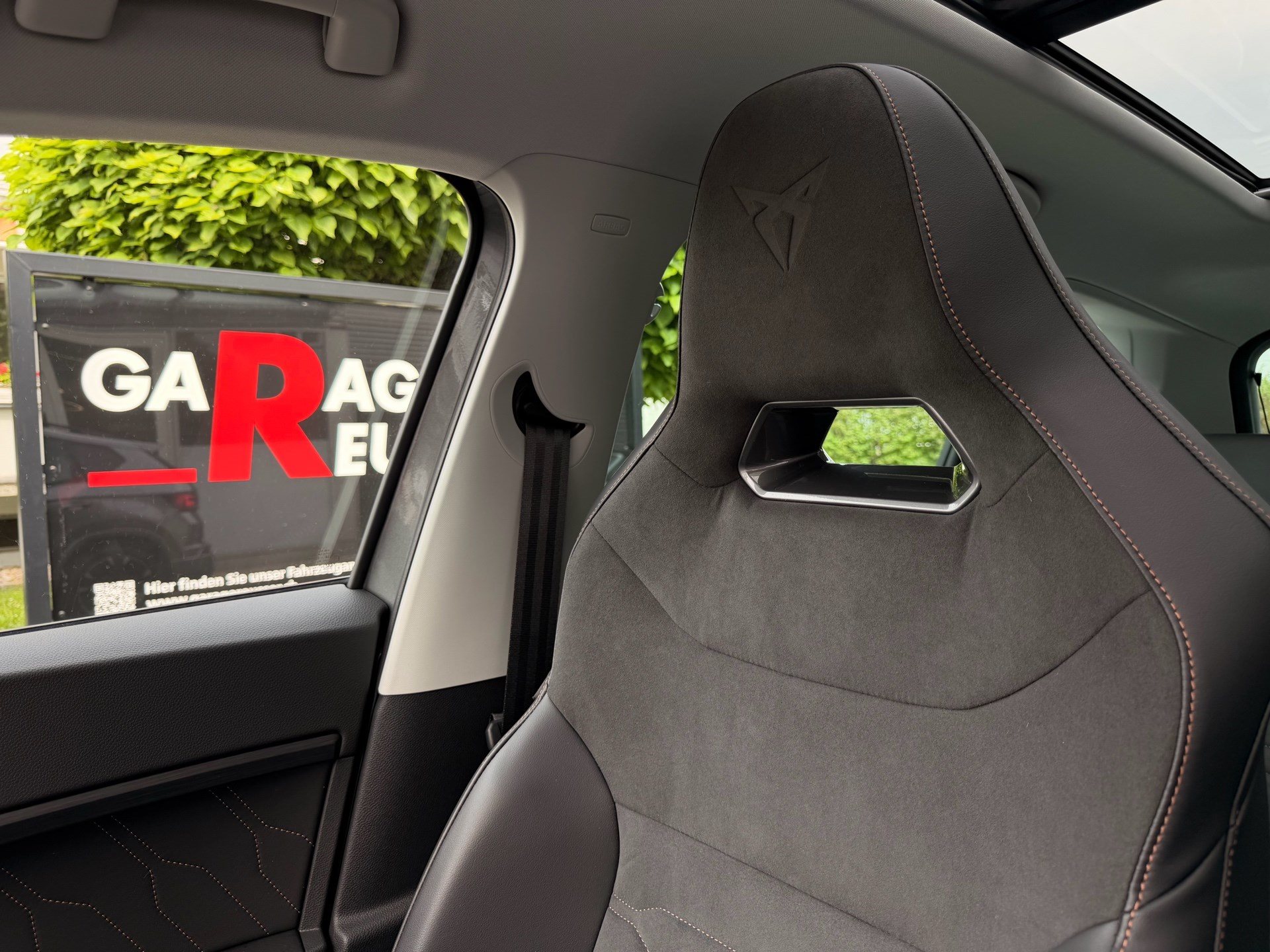 CUPRA Ateca 2.0 TSI 4DRIVE *** PANORAMADACH & ANHÄNGERKUPPLUNG ***-image-25