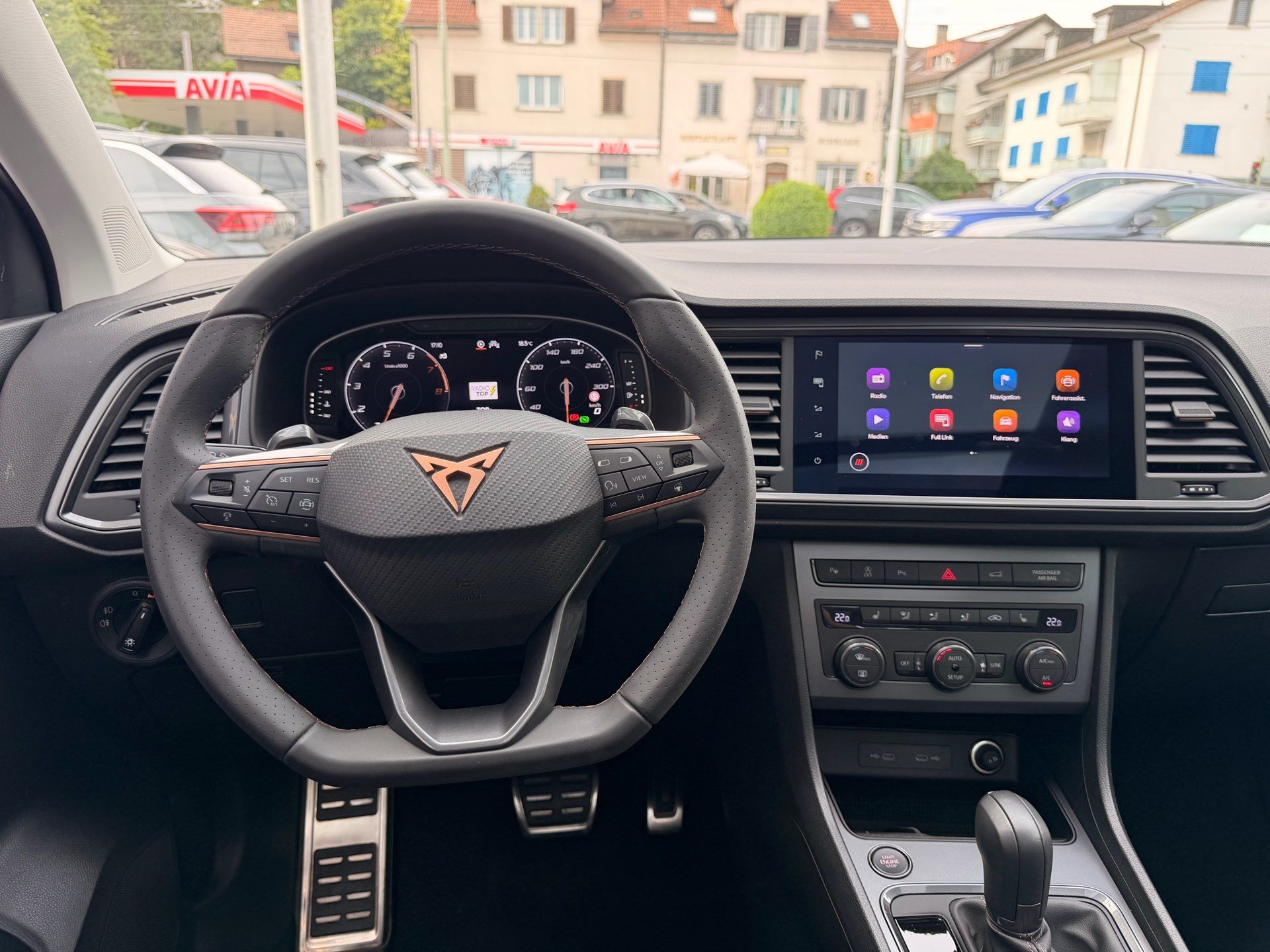 CUPRA Ateca 2.0 TSI 4DRIVE *** PANORAMADACH & ANHÄNGERKUPPLUNG ***-image-8