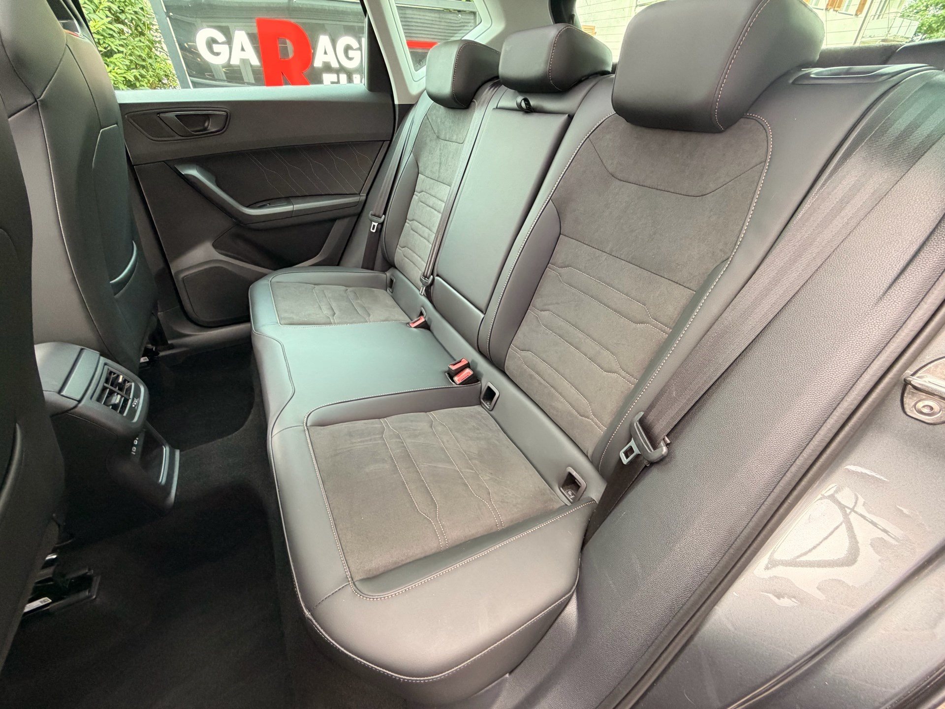 CUPRA Ateca 2.0 TSI 4DRIVE *** PANORAMADACH & ANHÄNGERKUPPLUNG ***-image-26