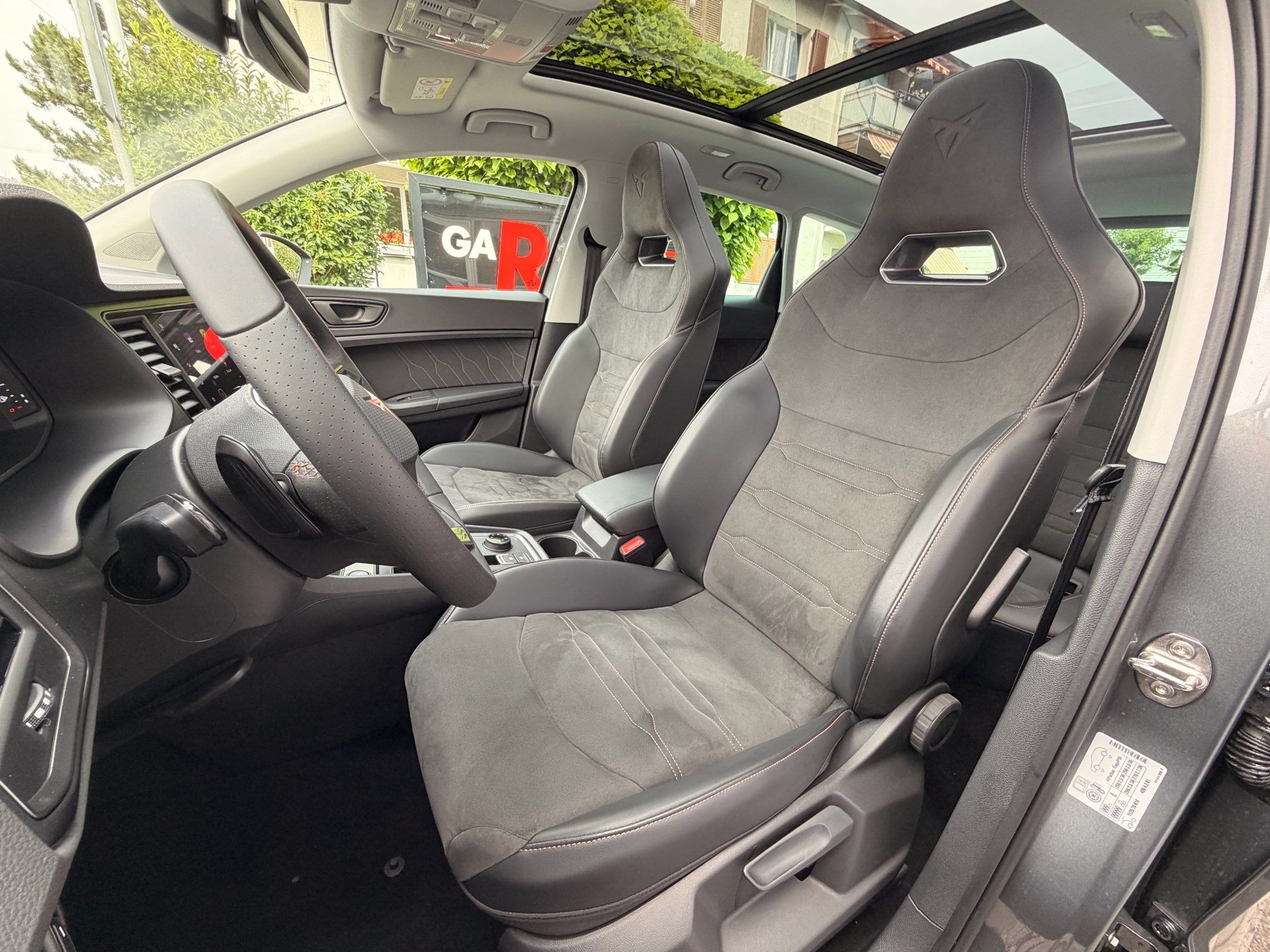 CUPRA Ateca 2.0 TSI 4DRIVE *** PANORAMADACH & ANHÄNGERKUPPLUNG ***-image-7