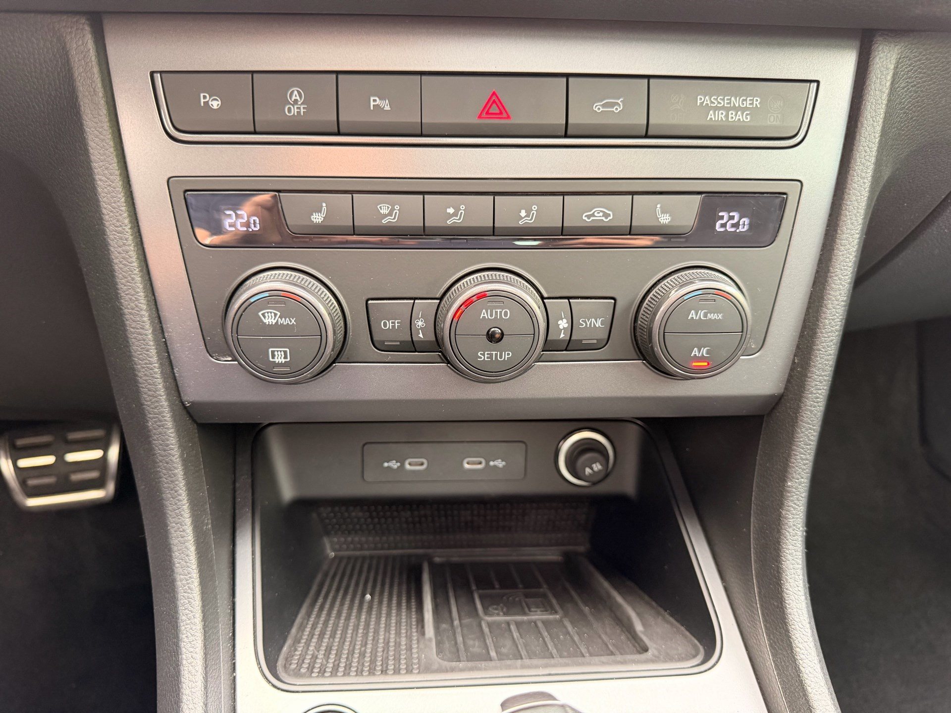 CUPRA Ateca 2.0 TSI 4DRIVE *** PANORAMADACH & ANHÄNGERKUPPLUNG ***-image-22
