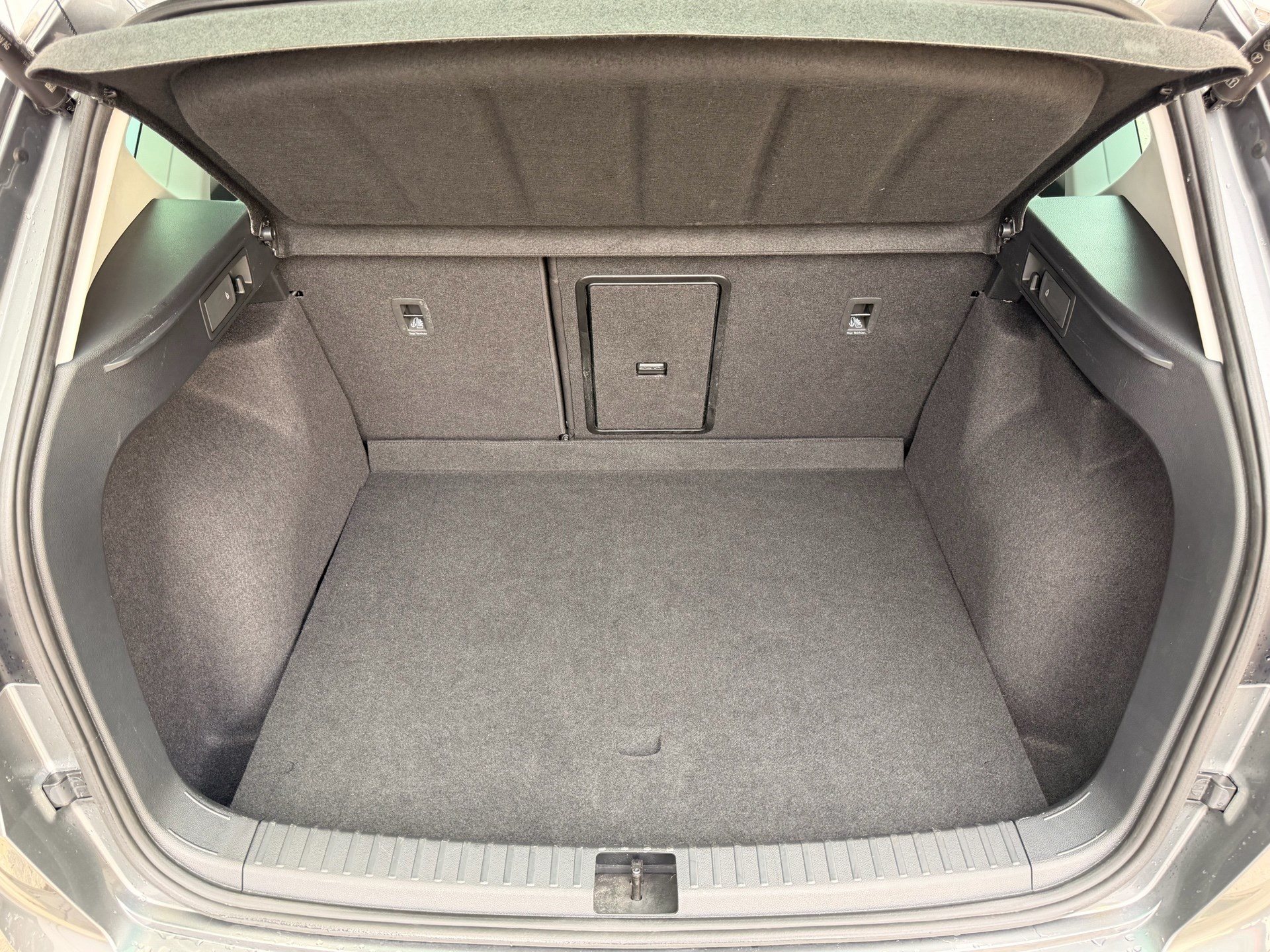 CUPRA Ateca 2.0 TSI 4DRIVE *** PANORAMADACH & ANHÄNGERKUPPLUNG ***-image-27