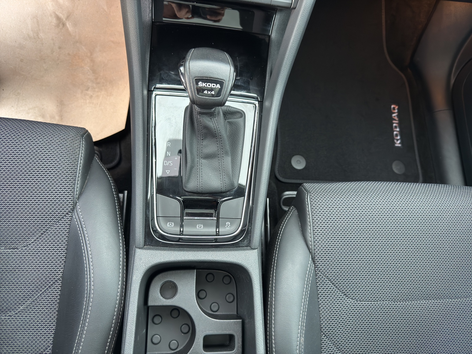 SKODA Kodiaq 2.0 TDI CR Style 4x4 DSG-image-10