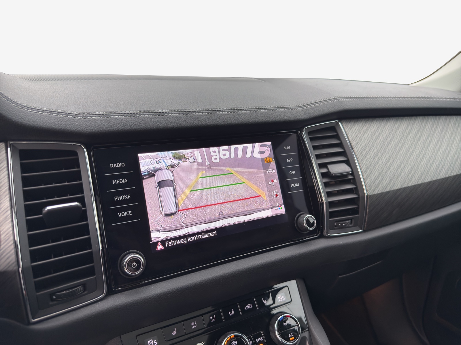 SKODA Kodiaq 2.0 TDI CR Style 4x4 DSG-image-14