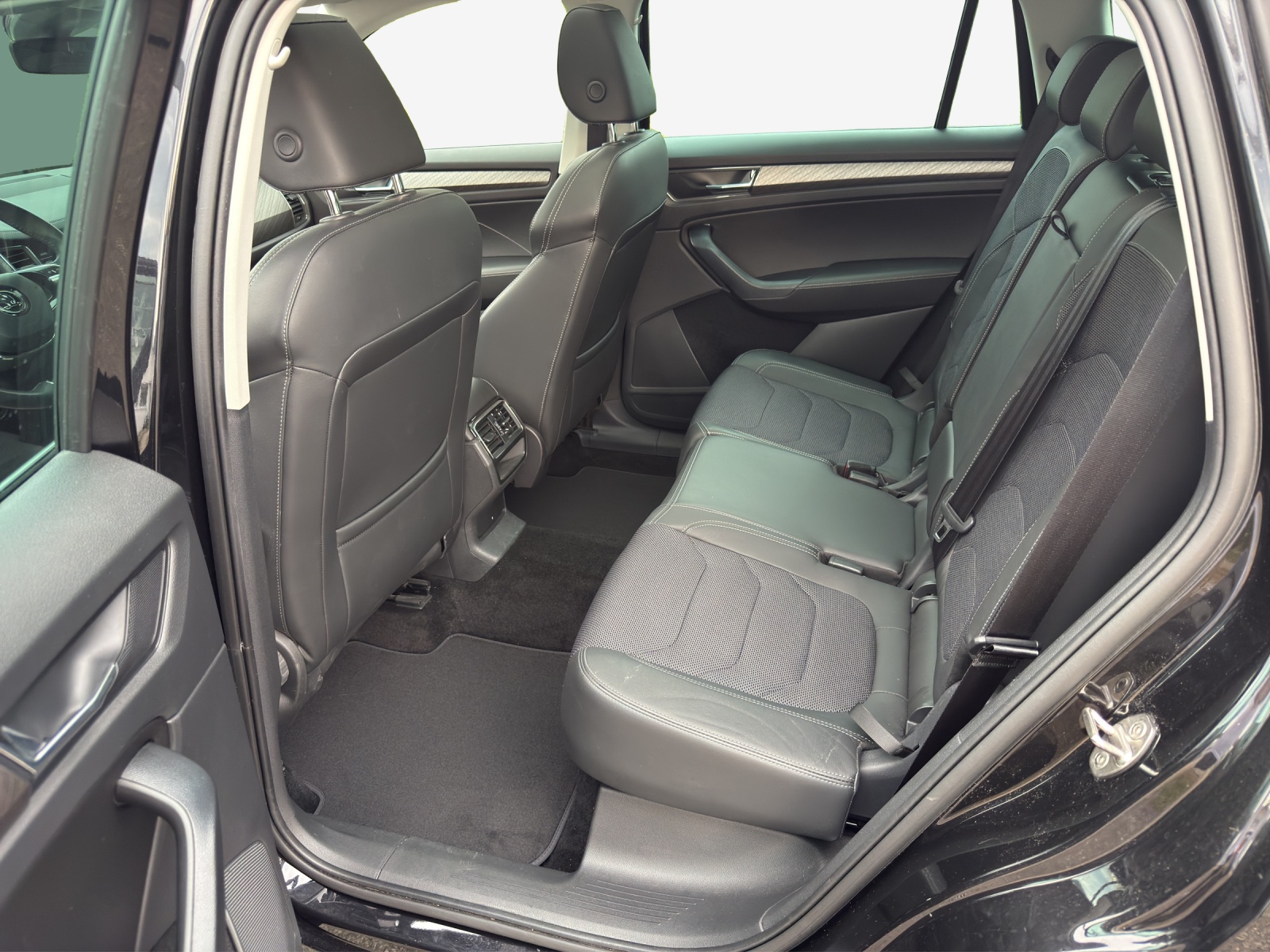 SKODA Kodiaq 2.0 TDI CR Style 4x4 DSG-image-11