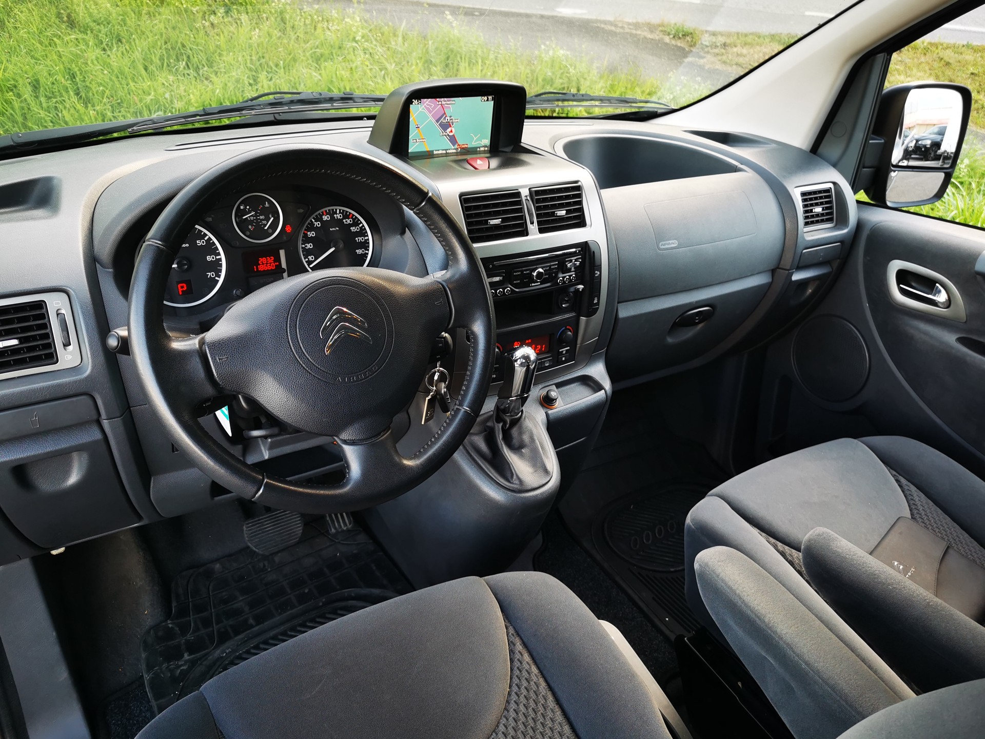 CITROEN Jumpy 2.0 HDi L2H1 Exclusive A-image-5