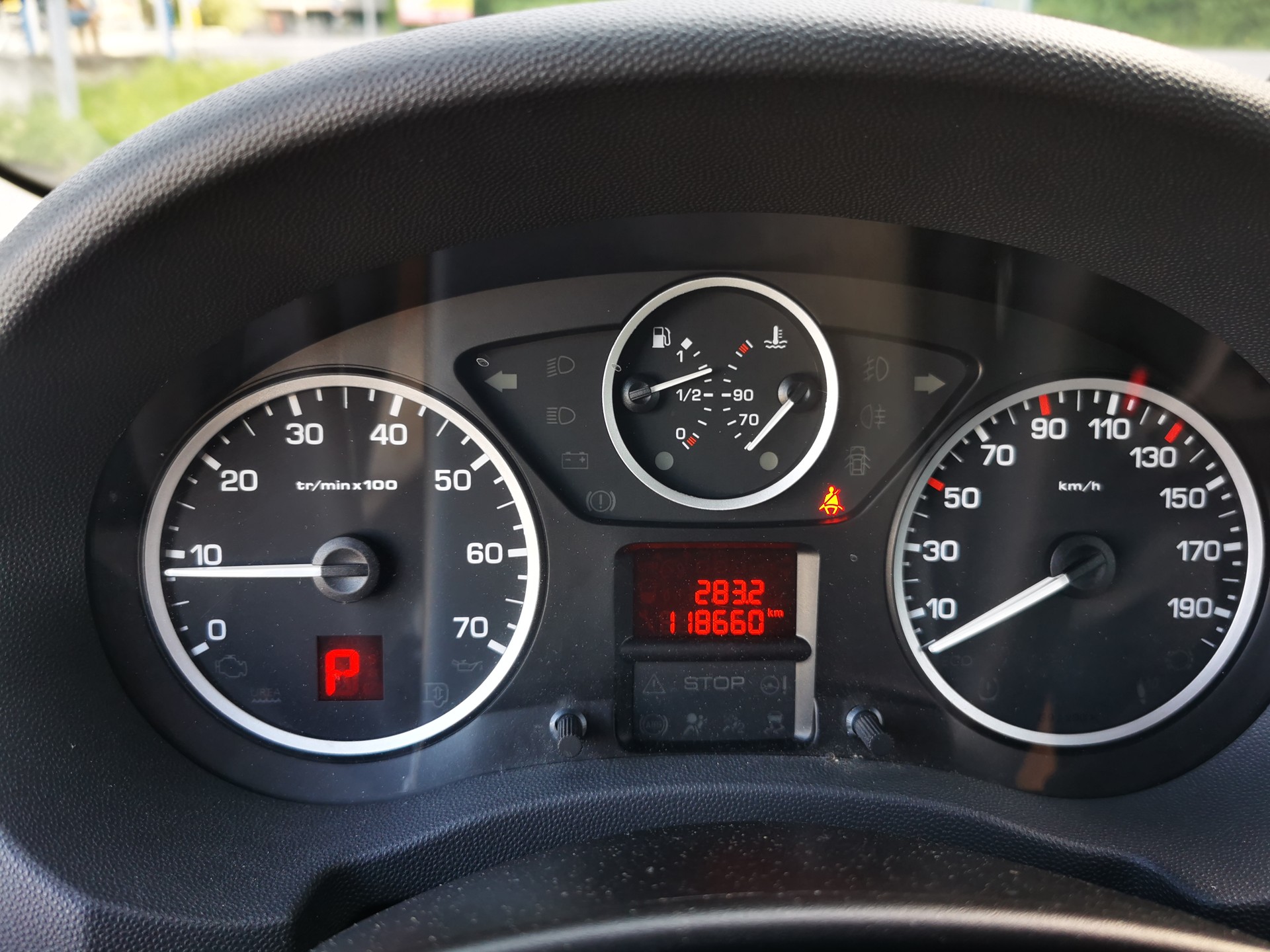 CITROEN Jumpy 2.0 HDi L2H1 Exclusive A-image-9
