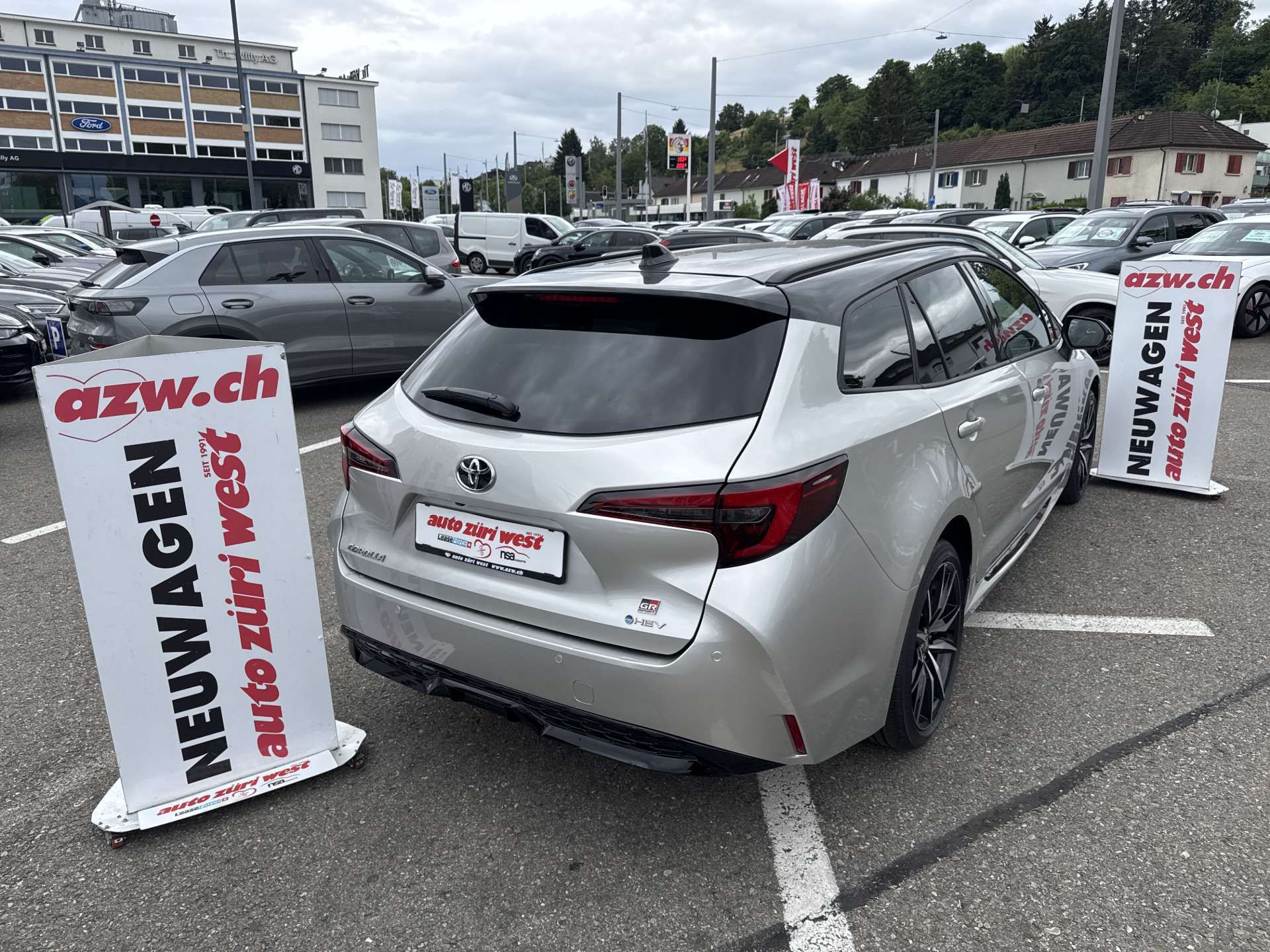 TOYOTA Corolla Touring Sports 2.0 HSD GR Sport e-CVT Automat-image-2