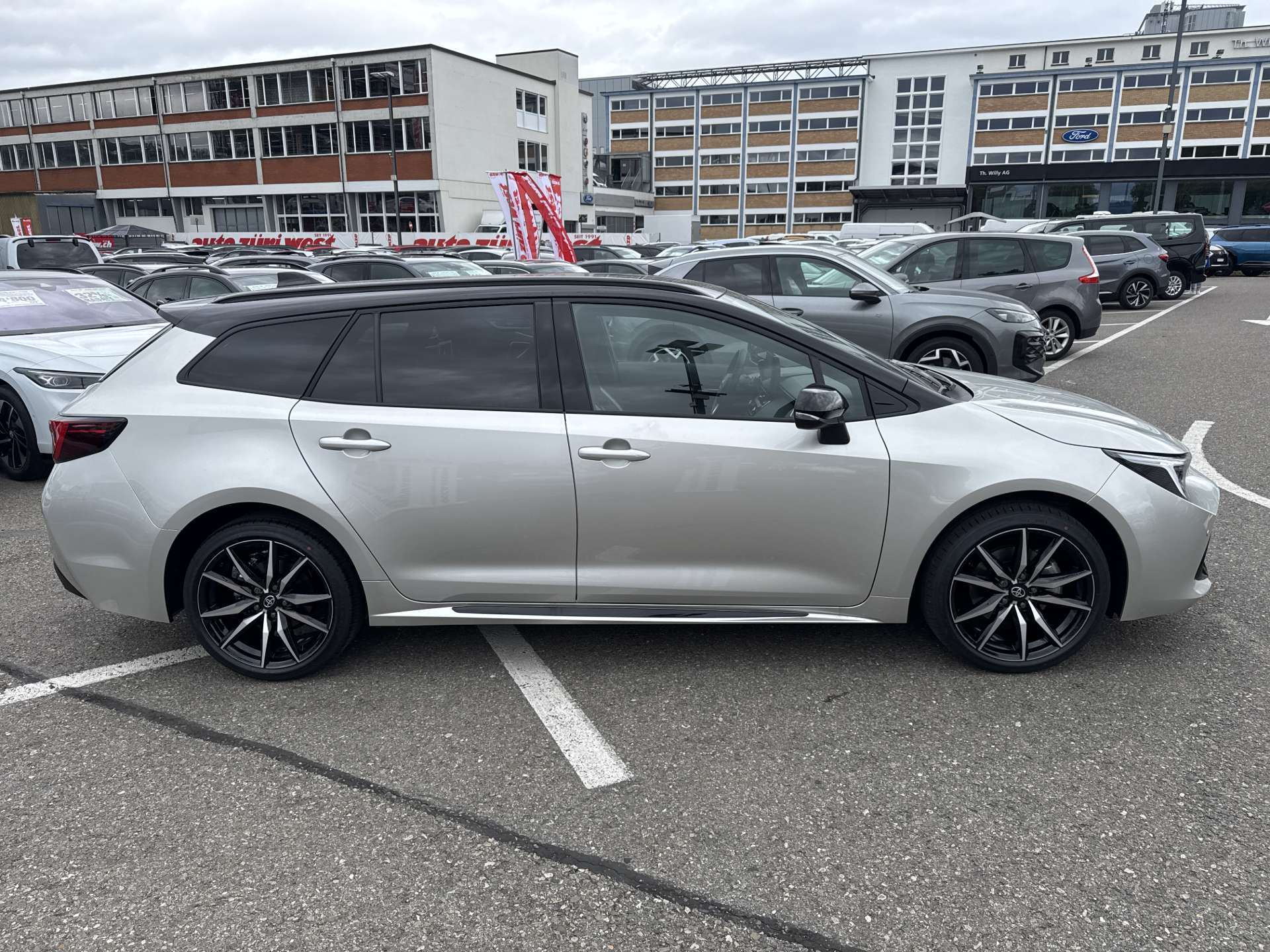 TOYOTA Corolla Touring Sports 2.0 HSD GR Sport e-CVT Automat-image-10