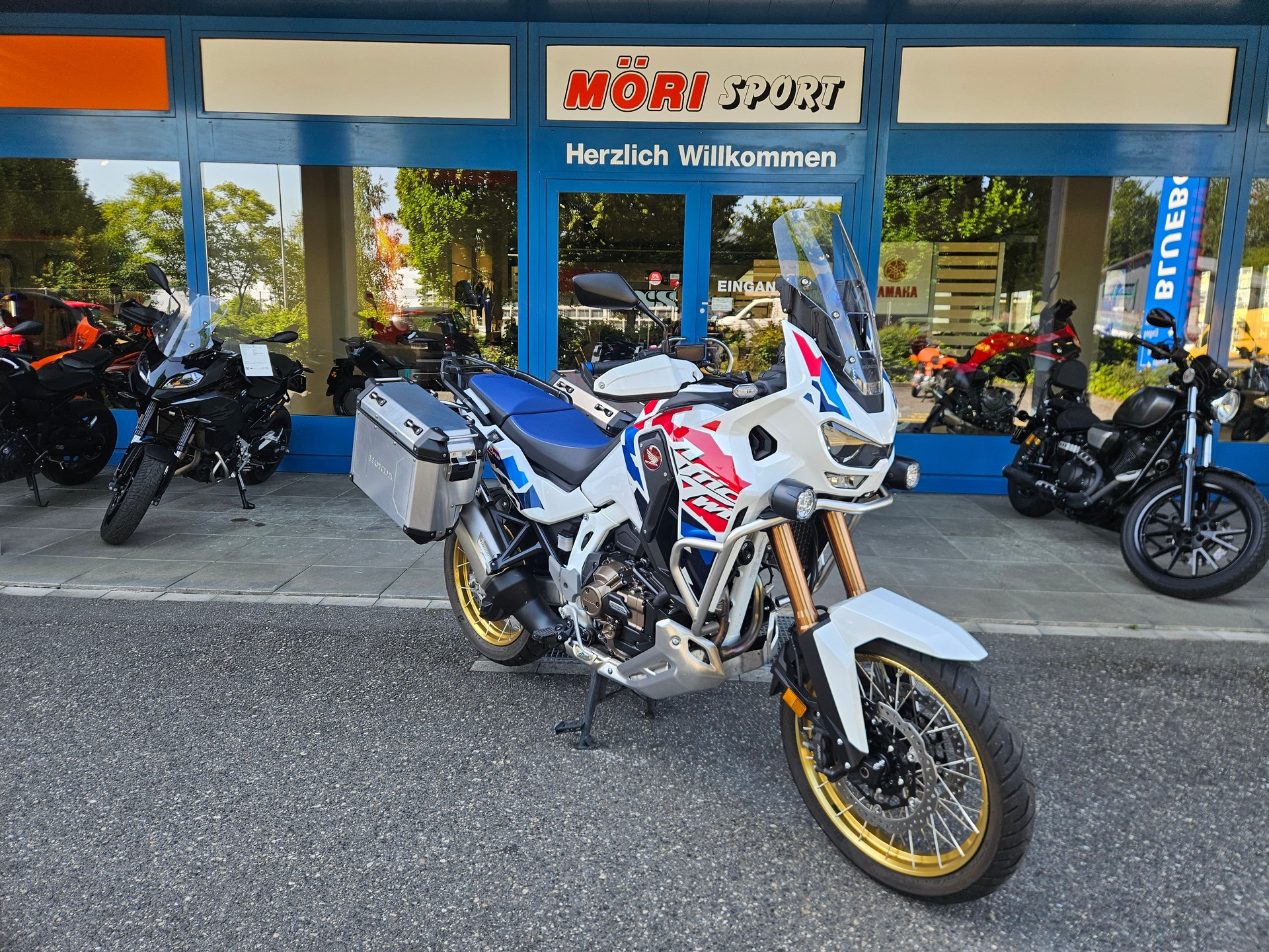 HONDA CRF 1100 DCT Africa Twin-showroom-element-1