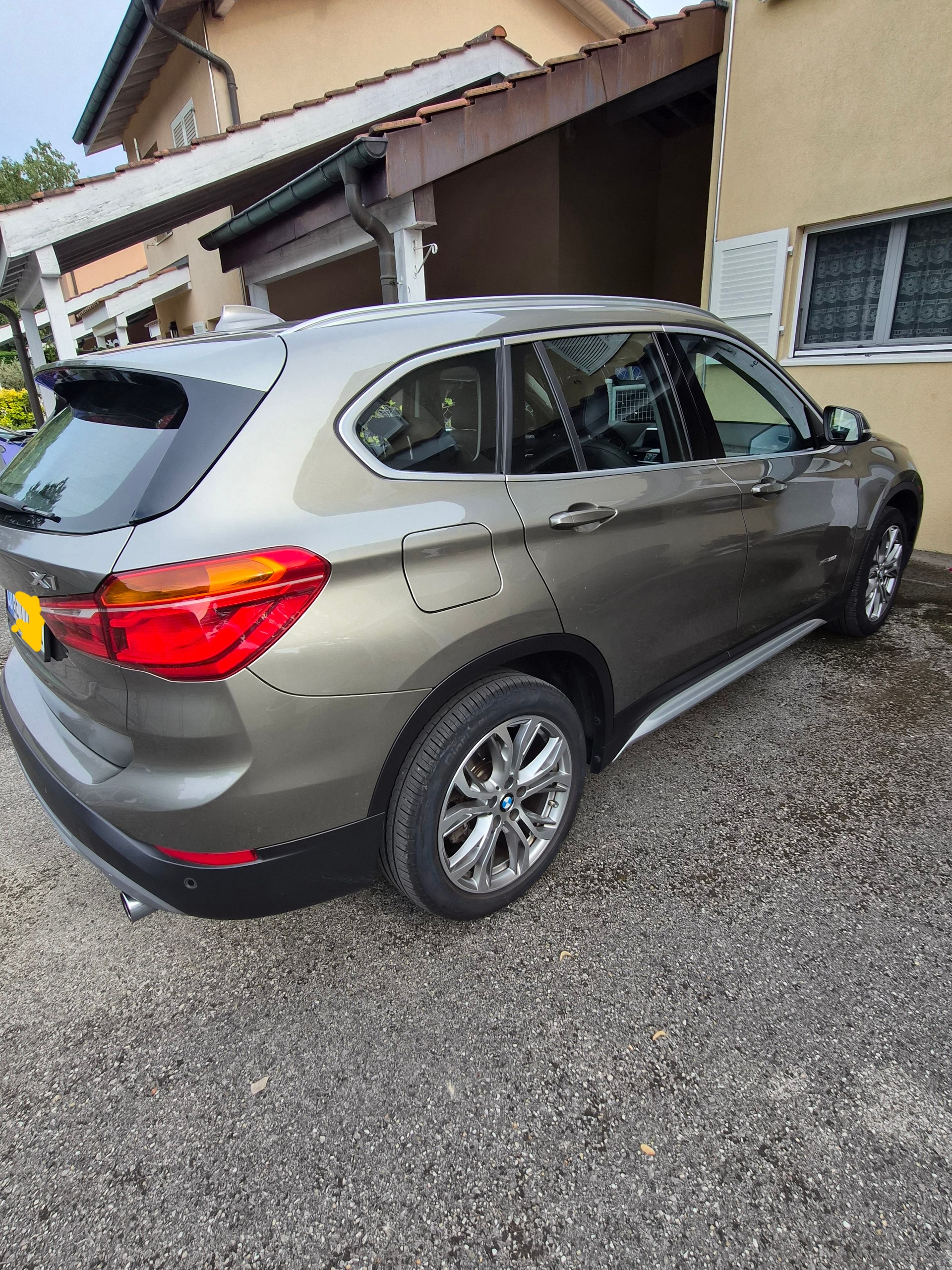 BMW 20i xDrive-image-3