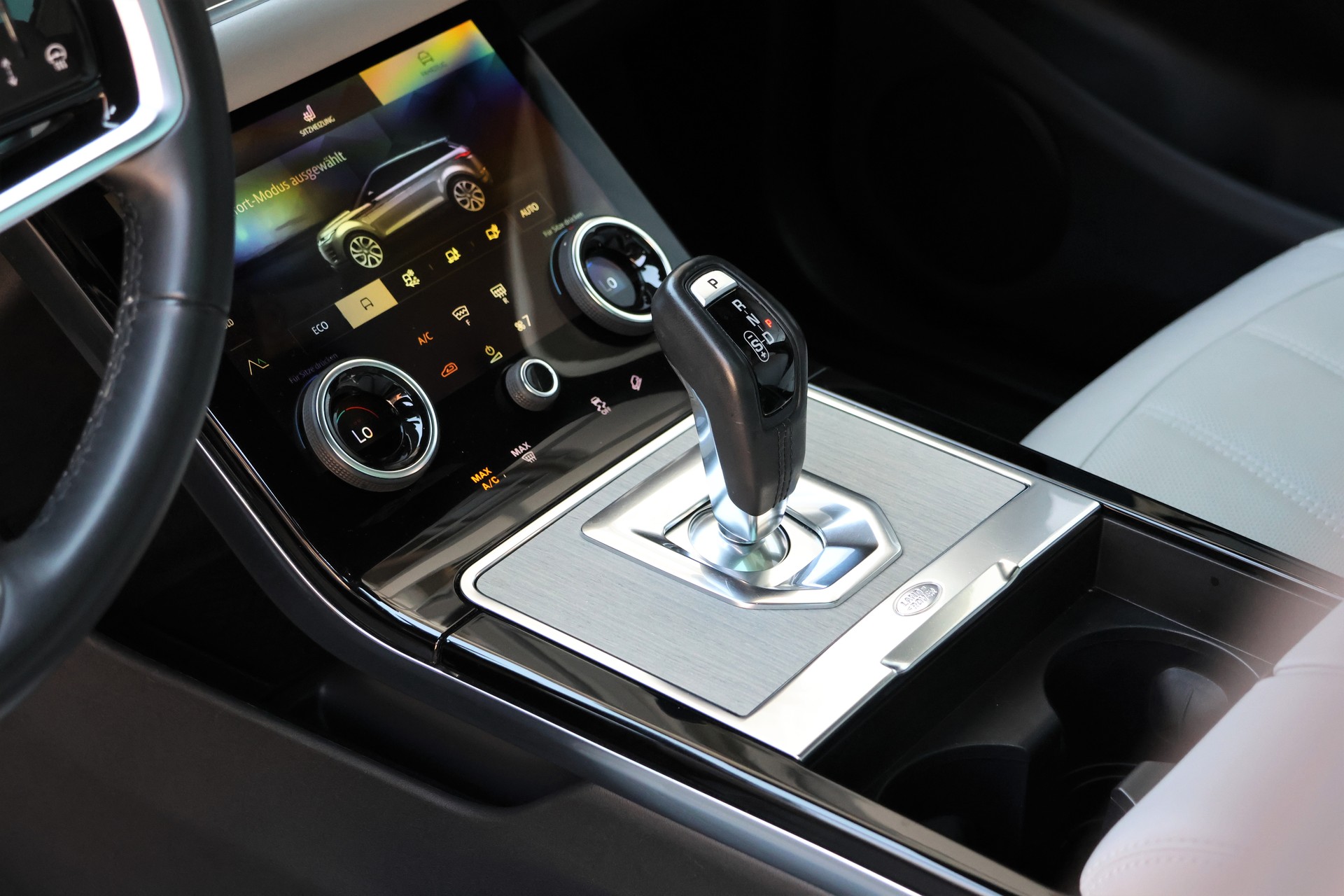 LAND ROVER Range Rover Evoque P 200 MHEV SE AT9 (CH)-image-10